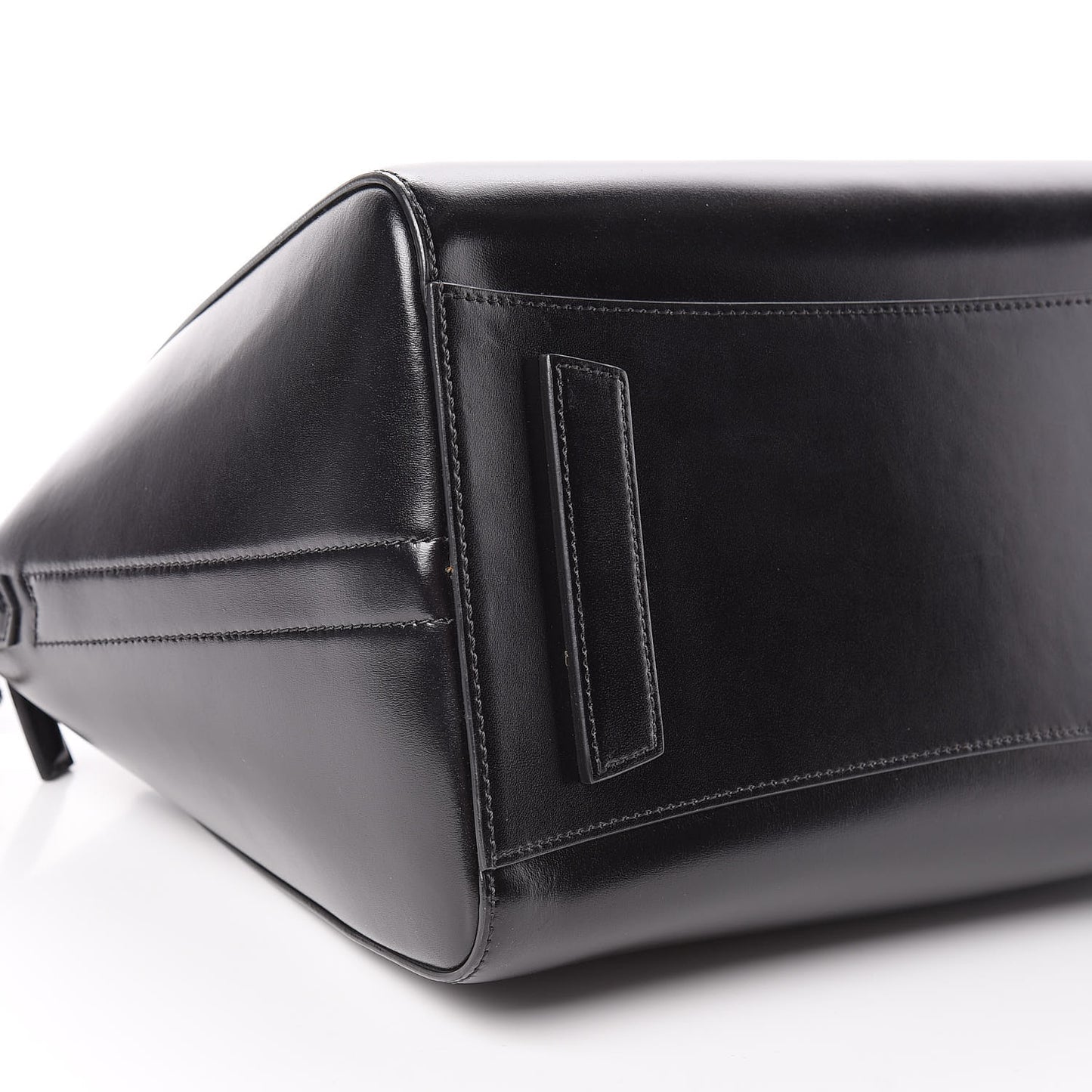 Shiny Lord Calfskin Medium Antigona Black