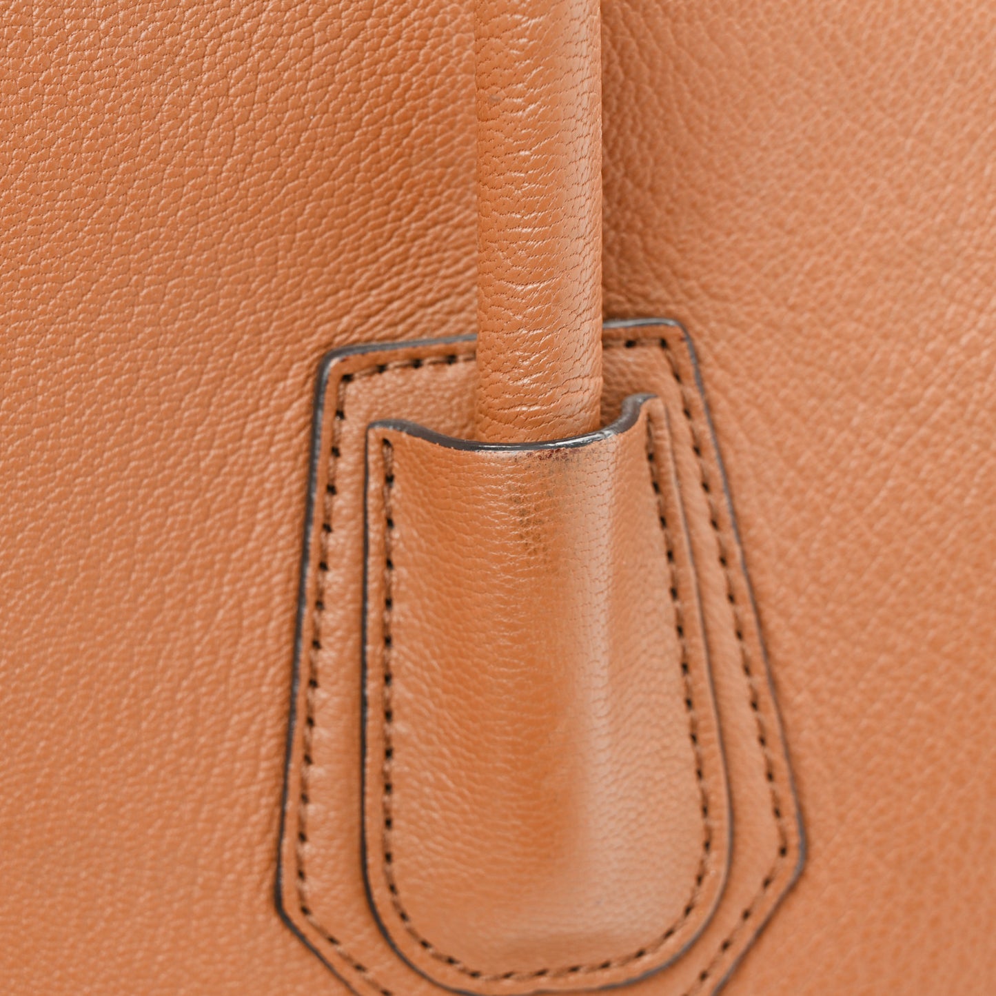 Sugar Goatskin Medium Antigona Medium Beige