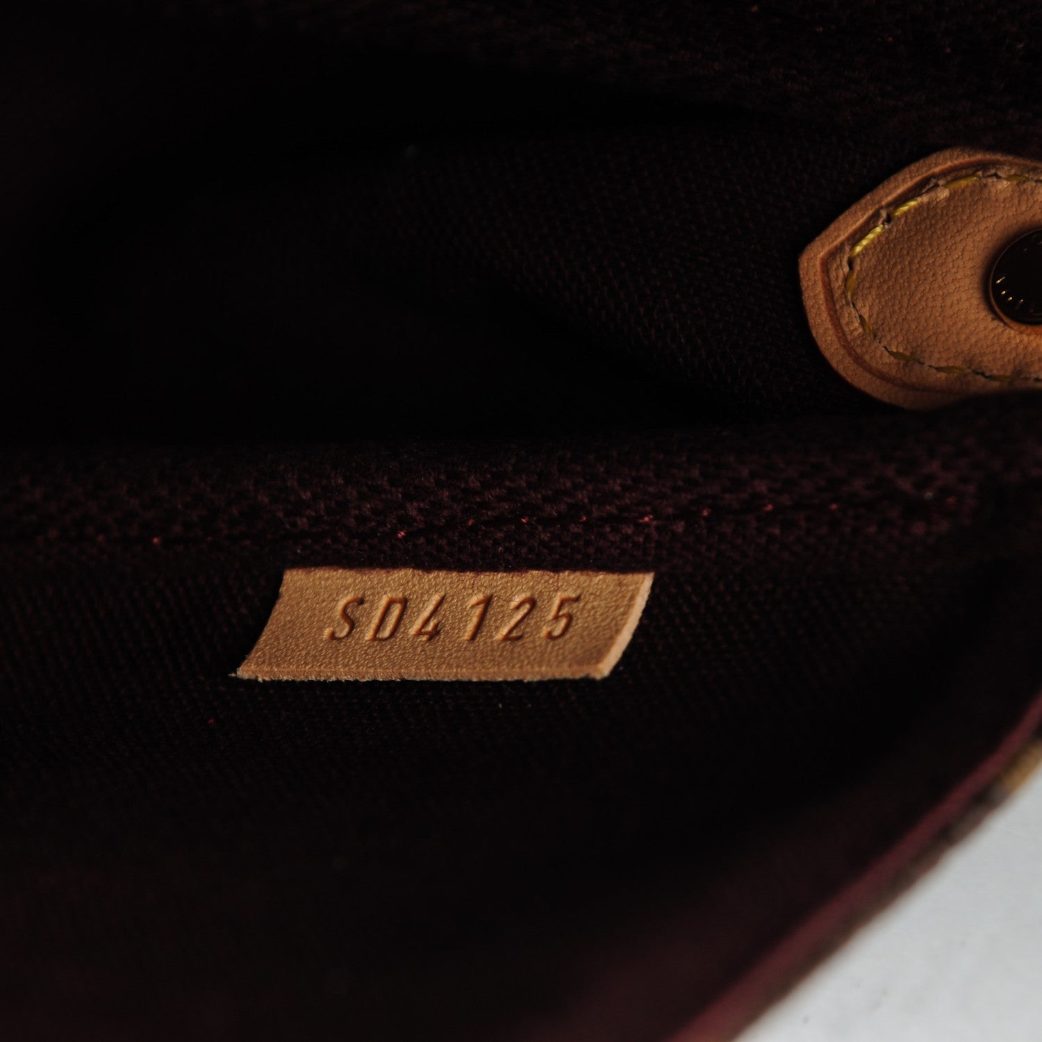 Louis Vuitton Monogram Favorite MM 7 of 8