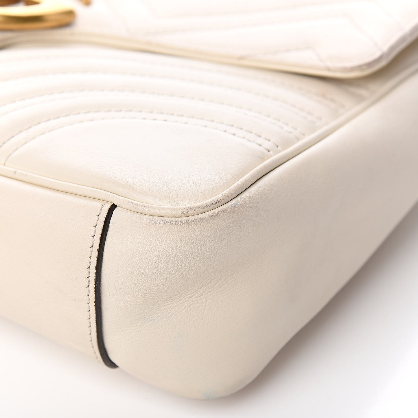 Calfskin Matelasse Medium GG Marmont Shoulder Bag White