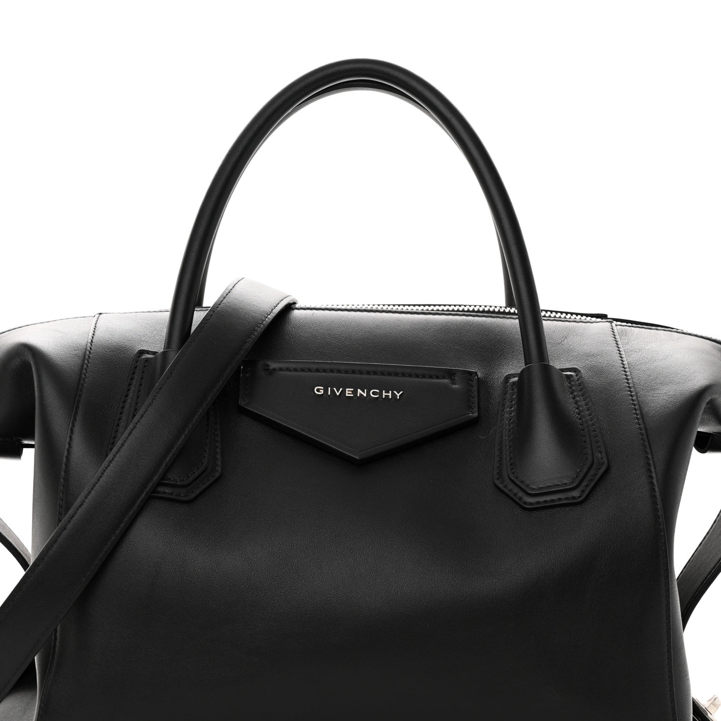 Smooth Calfskin Medium Soft Antigona Black