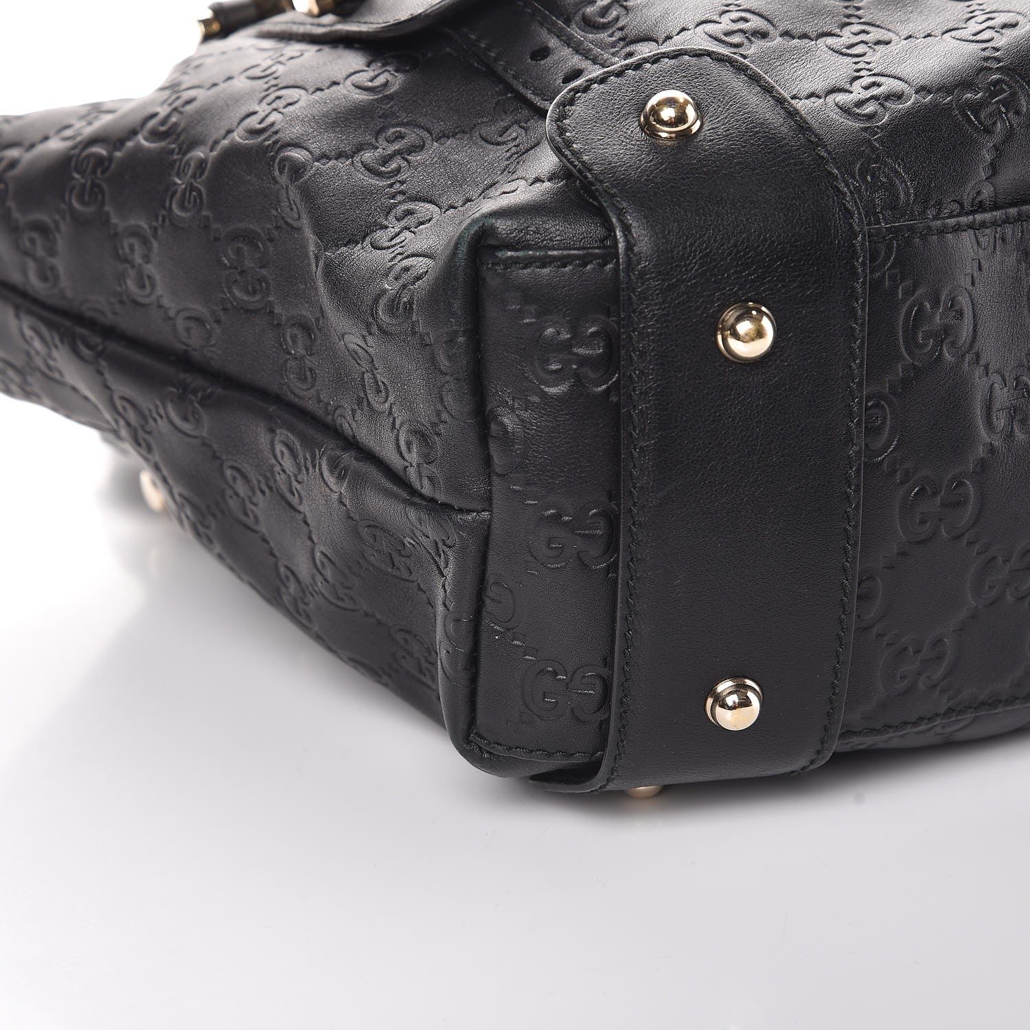 Gucci Guccissima Small Pelham Shoulder Bag Black 18 of 19