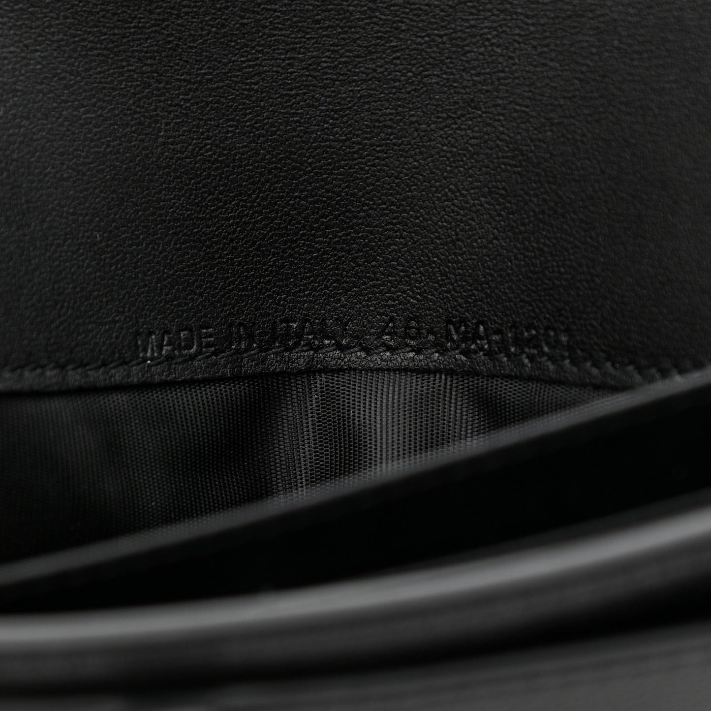 Grained Calfskin Saddle Chain Wallet Pouch Black