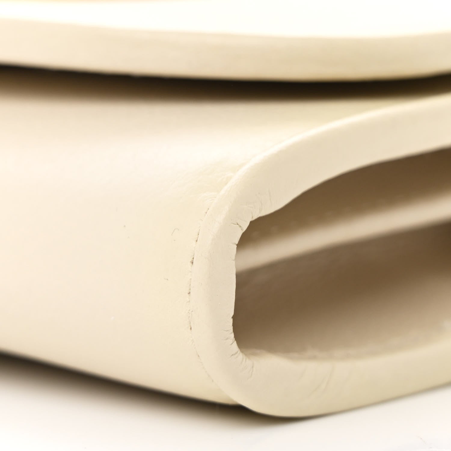 Gucci Roxy Calfskin Medium Blondie Chain Wallet Mystic White 11 of 14