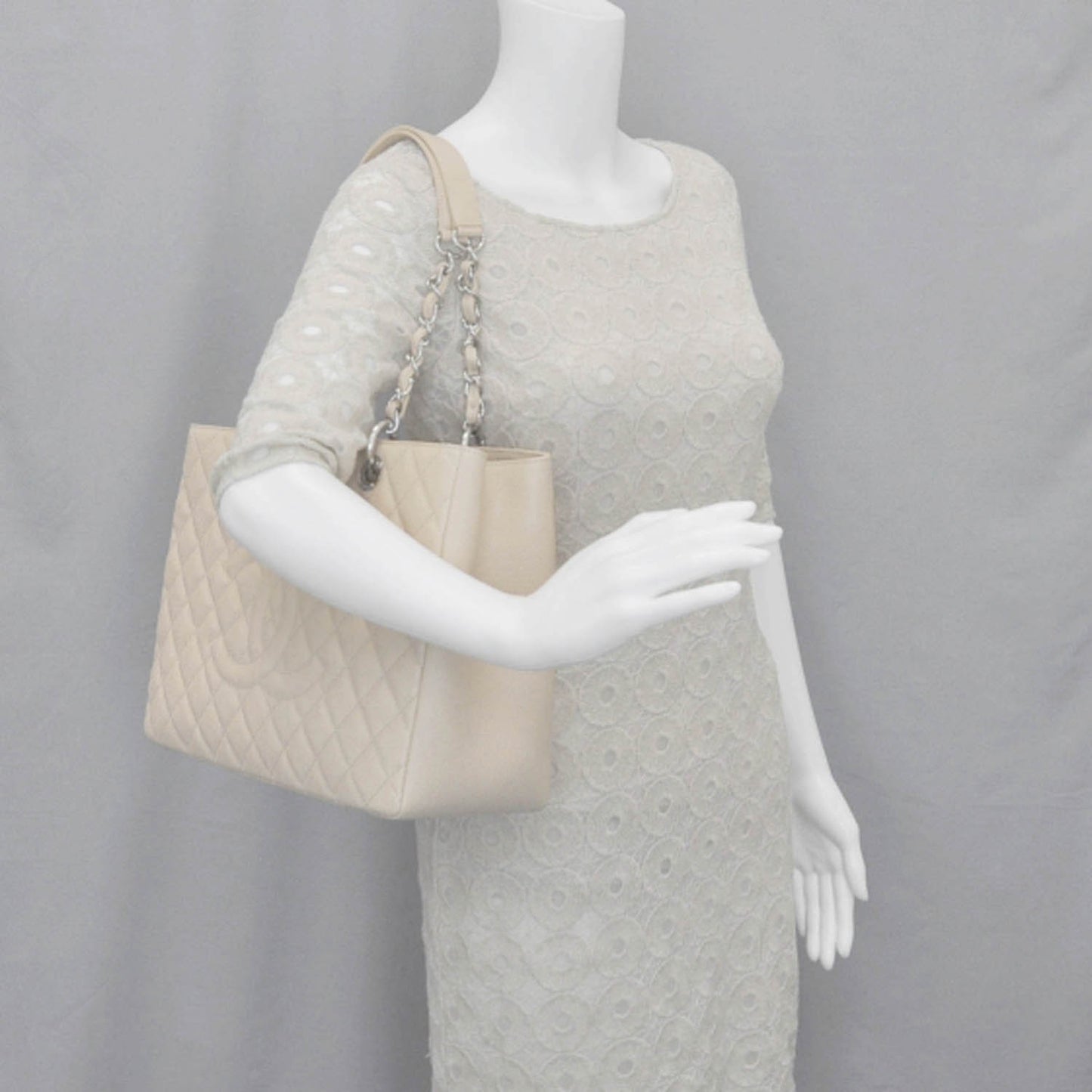 Caviar Grand Shopping Tote GST Beige Clair