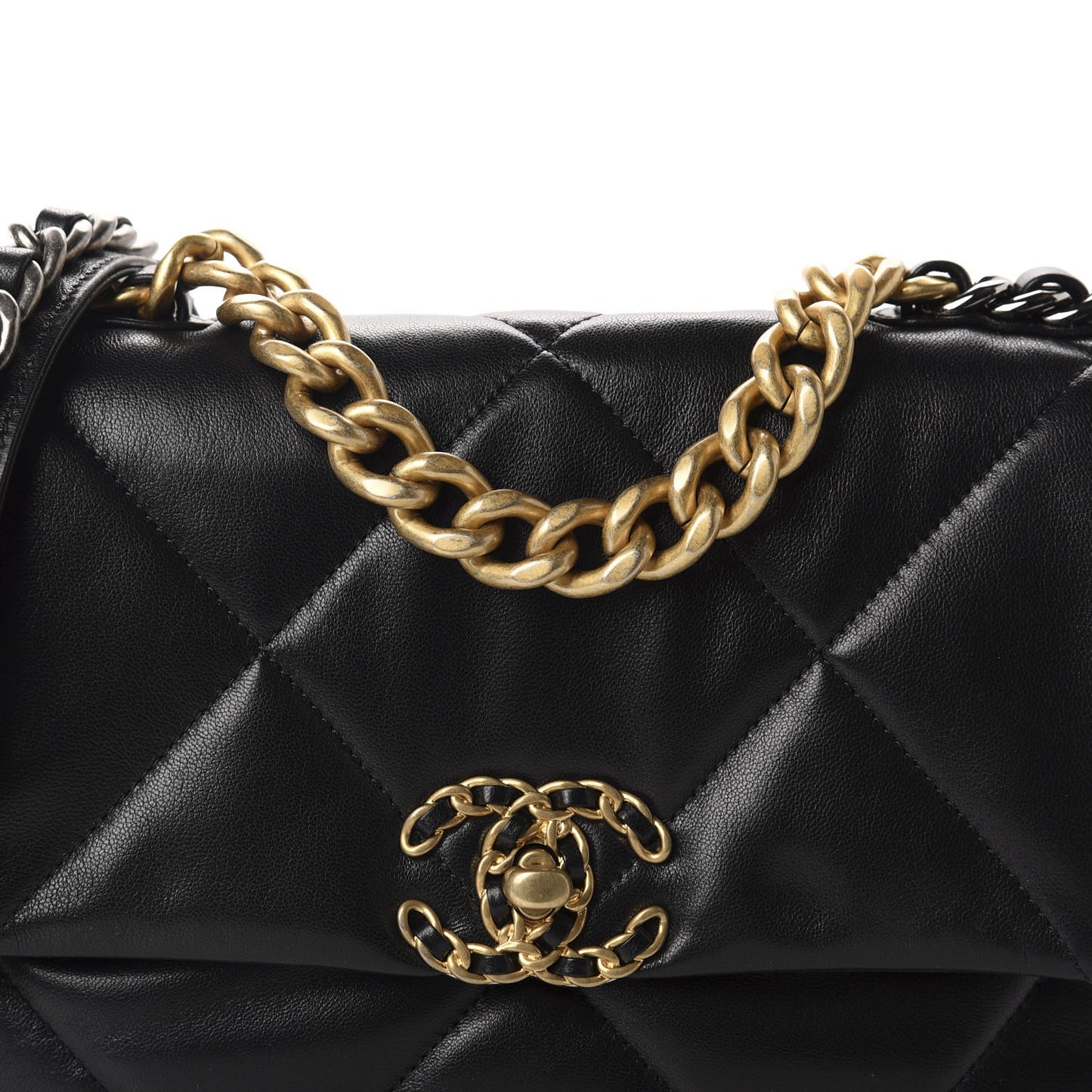 Lambskin Quilted Medium 19 Flap Black