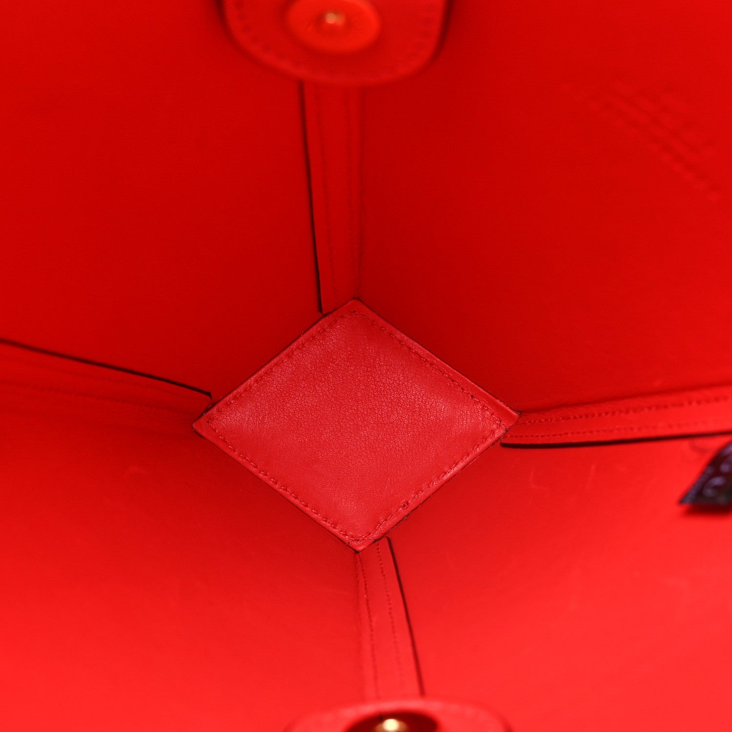 Gucci GG Supreme Monogram Love Valentines Day Small Heart Bag Beige Ebony New Geranium 5 of 11