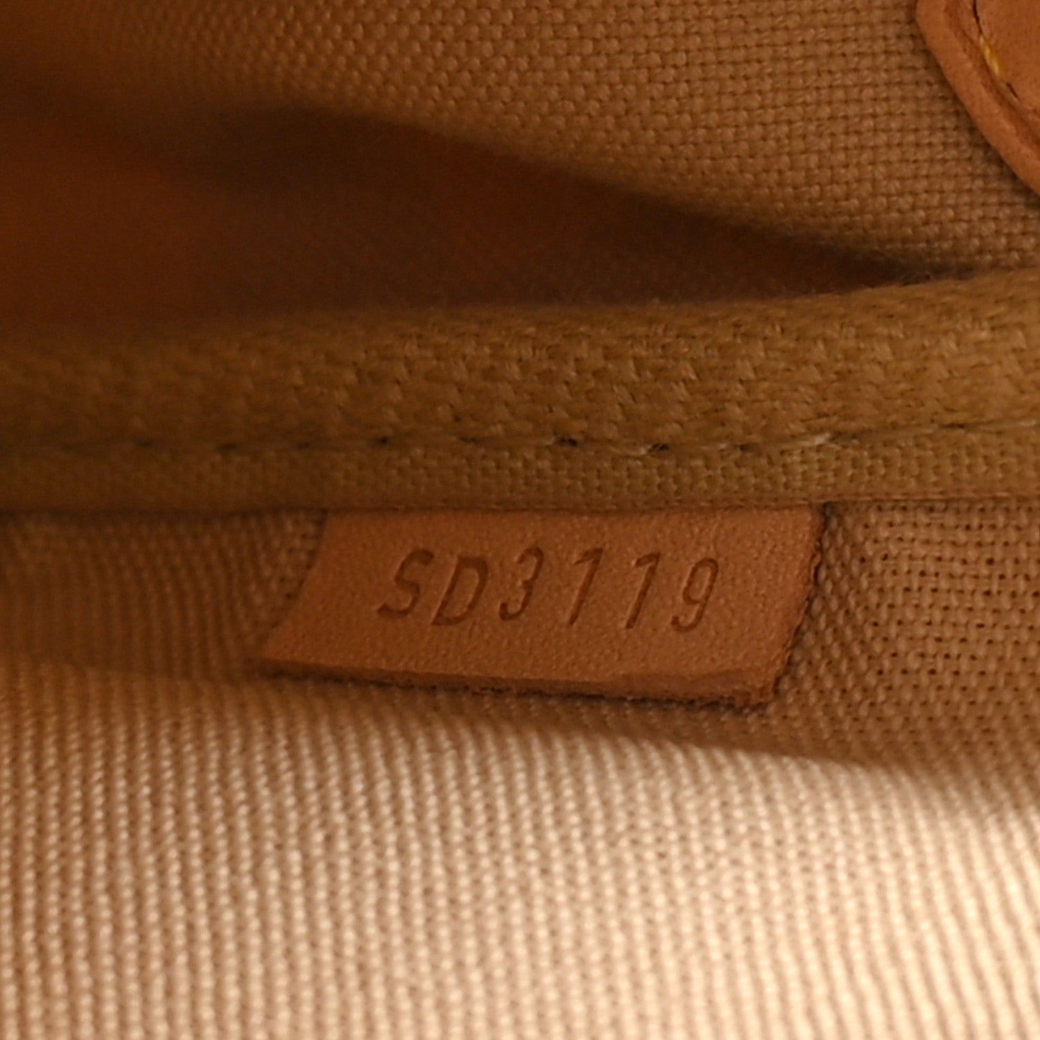 Louis Vuitton Damier Azur Favorite MM 8 of 12