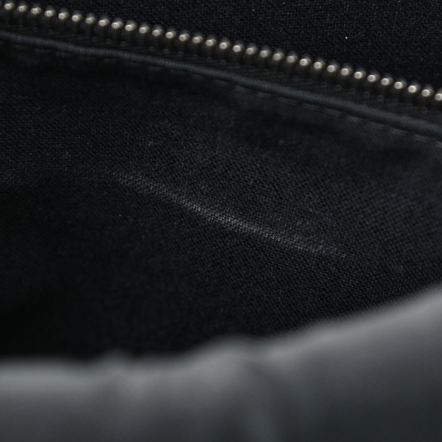 Louis Vuitton Taiga Roman PM Messenger Black 19 of 19