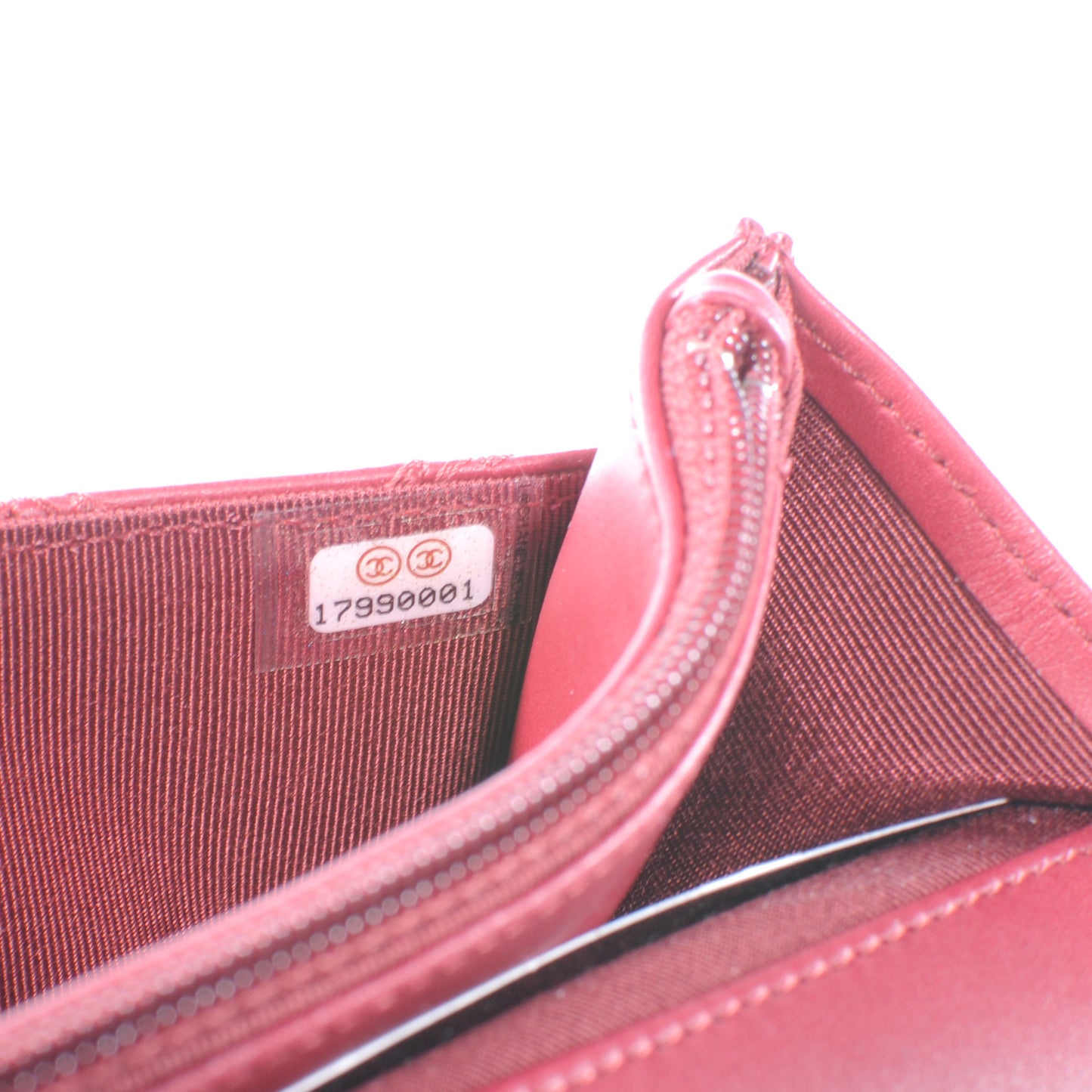 Calfskin Hamptons Wallet on Chain WOC Red
