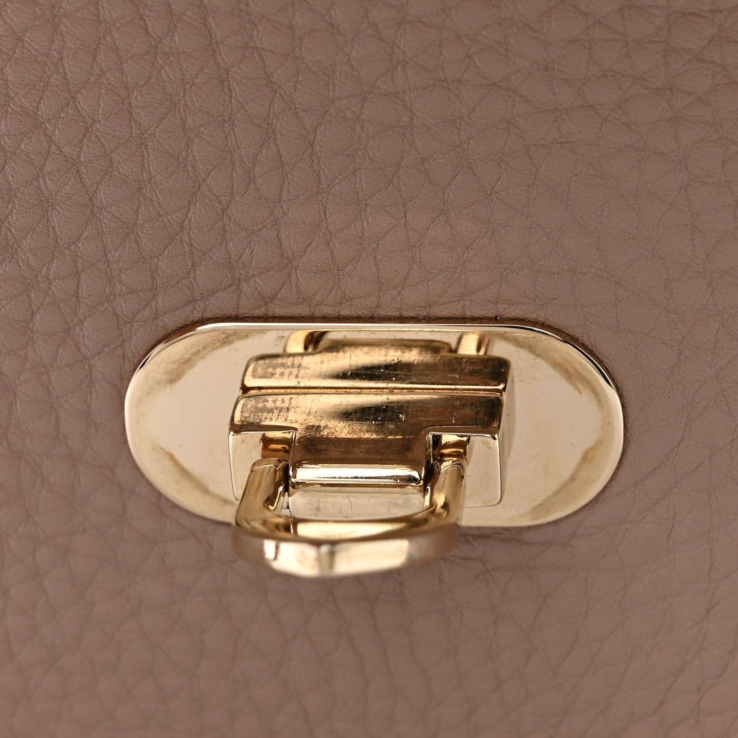 Pebbled Calfskin Medium Rockstud Flip Lock Crossbody Bag Poudre