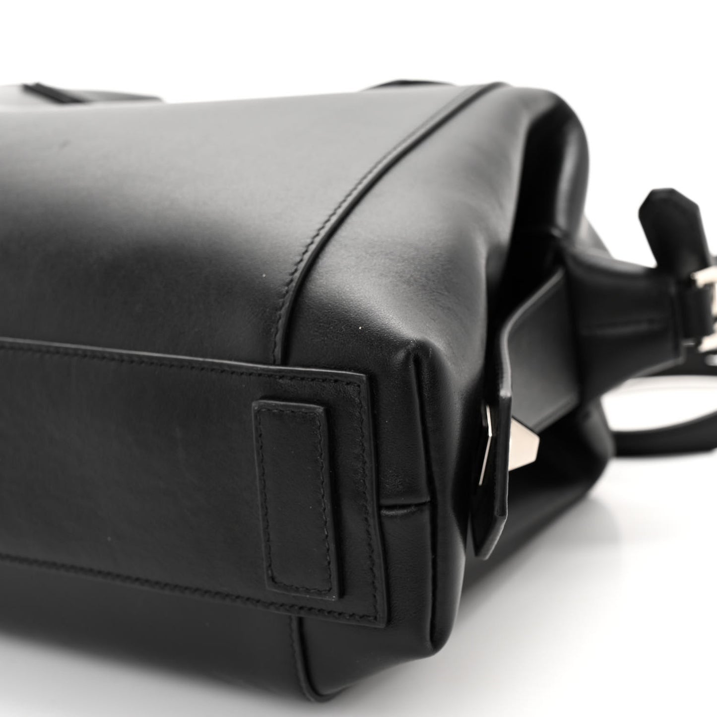 Smooth Calfskin Small Soft Antigona Black