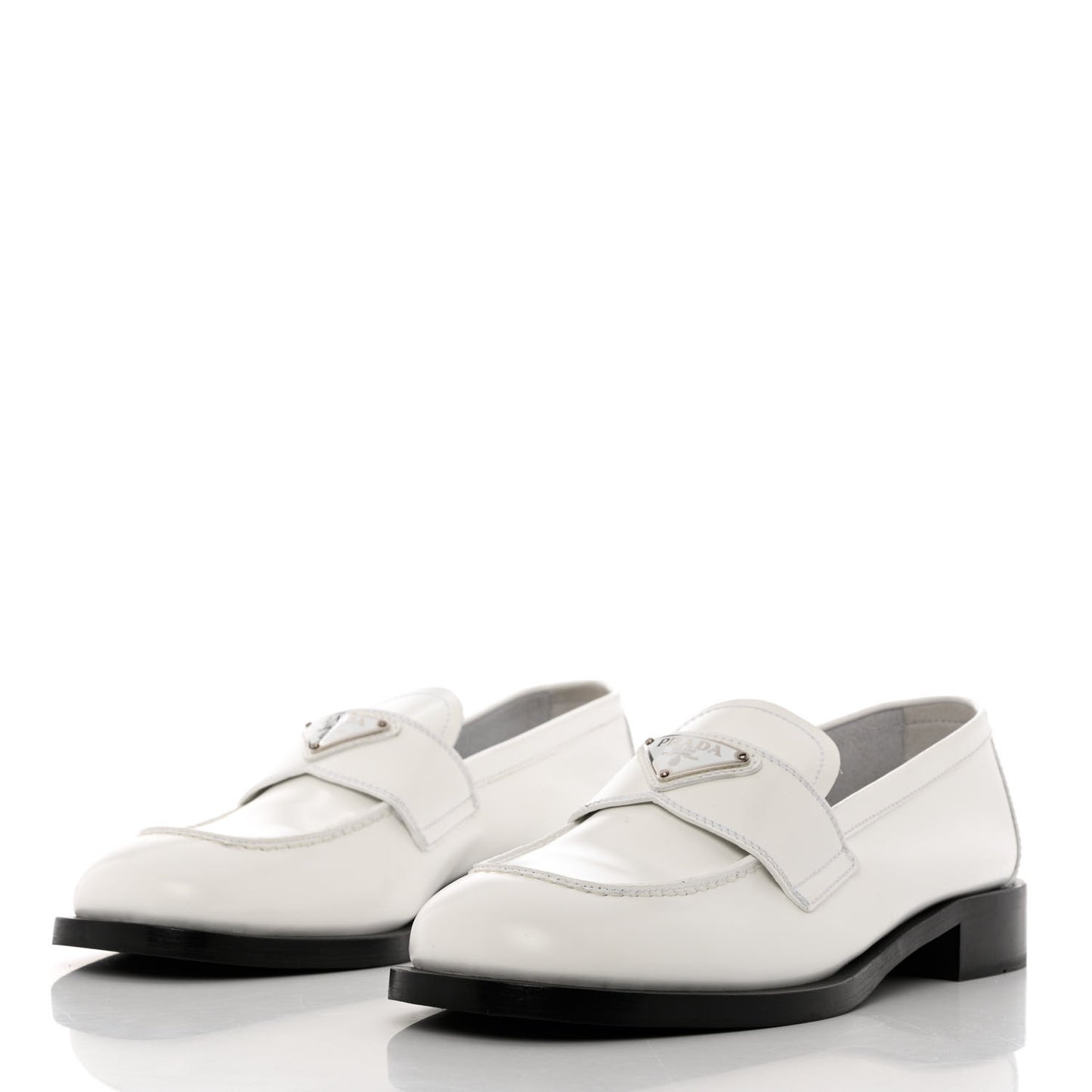 Brushed Calfskin Metal Triangle Logo 20mm Loafers 40 White
