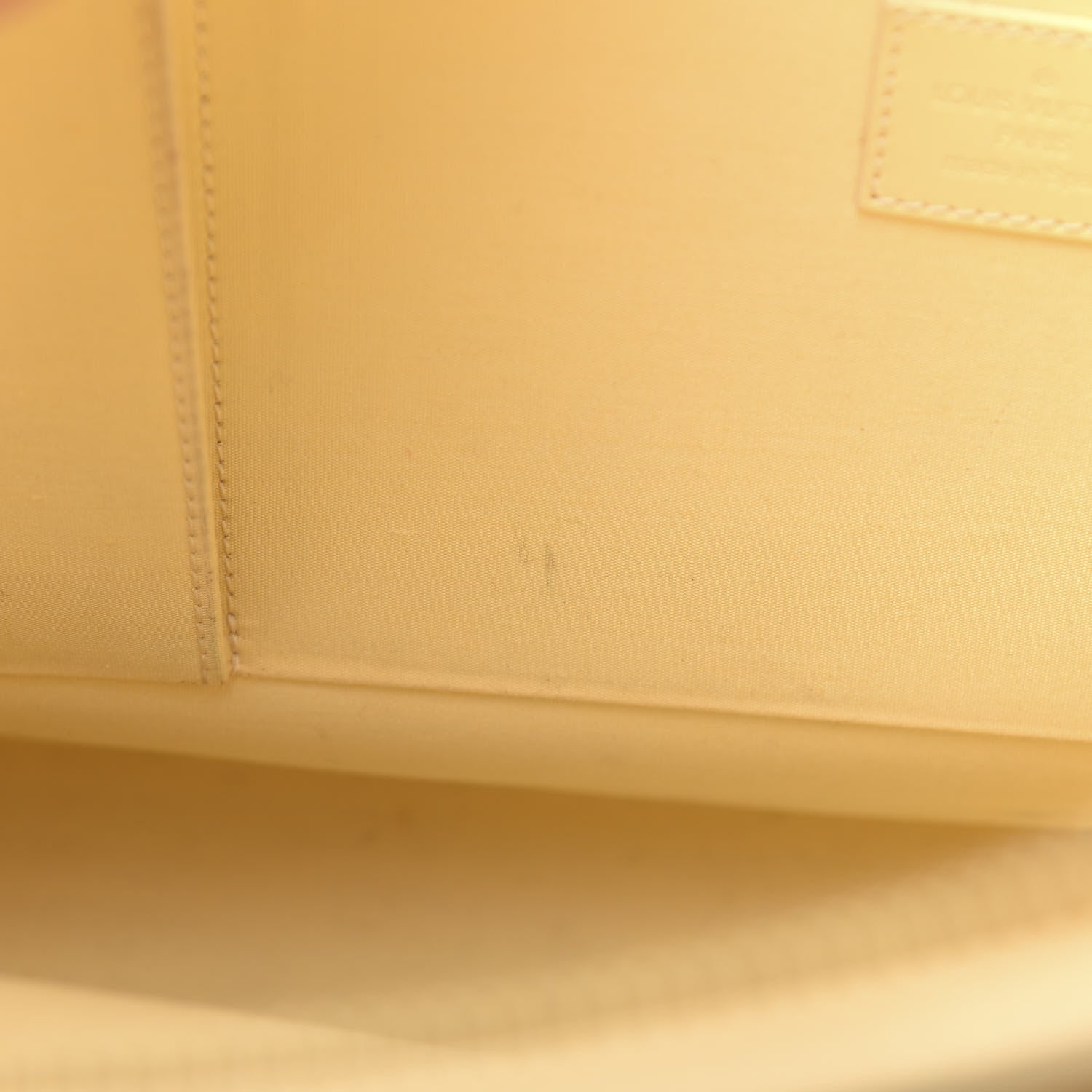 Louis Vuitton Epi Croisette GM Vanilla 7 of 16