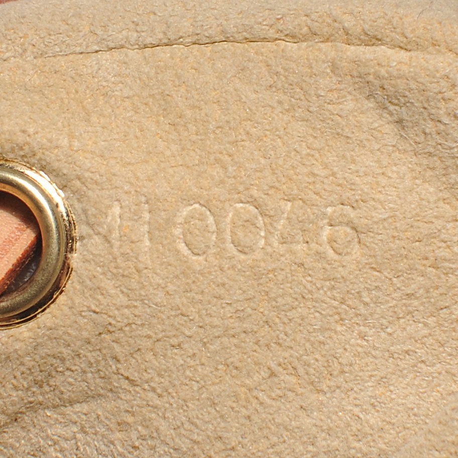 Louis Vuitton Monogram Pochette Cancun 4 of 8