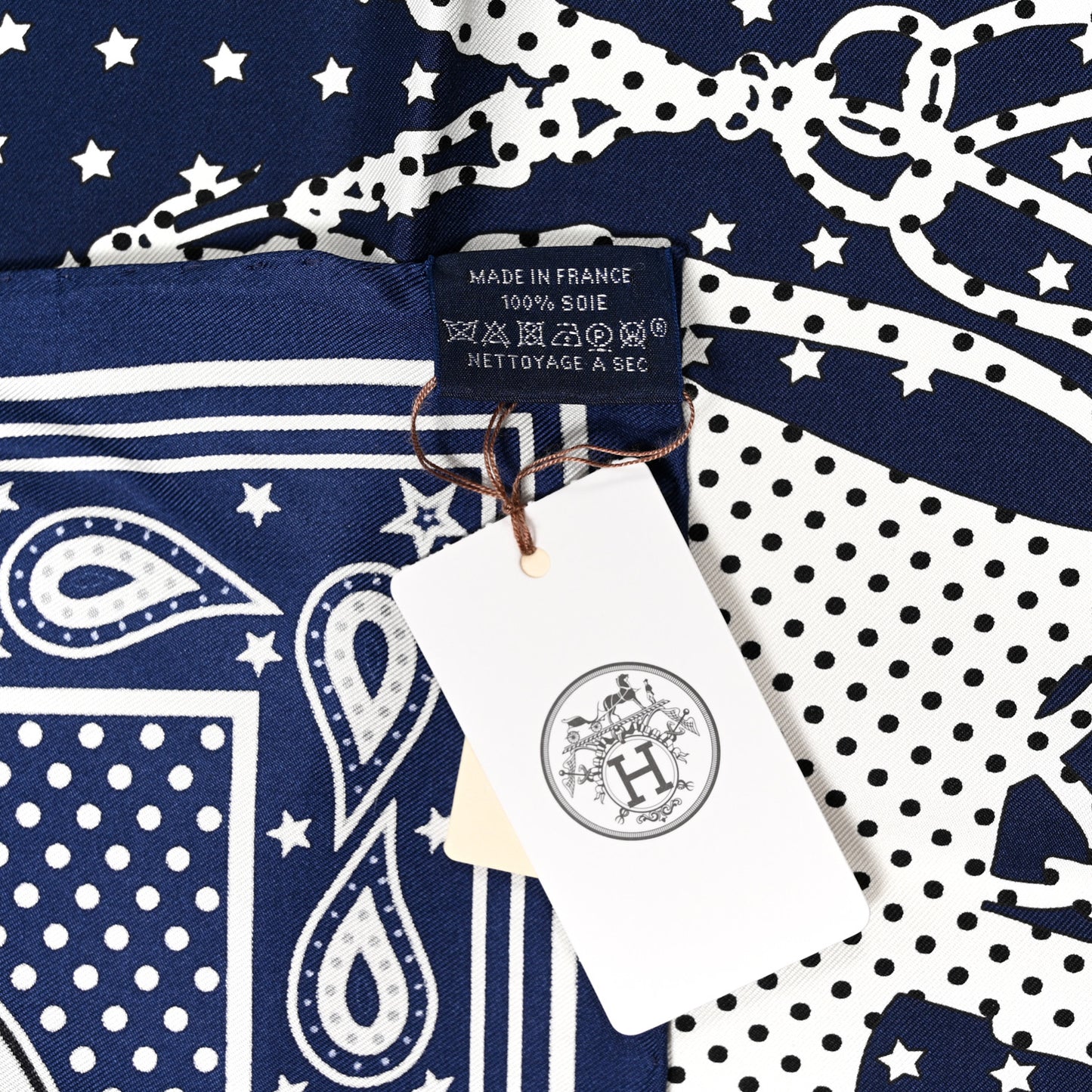 Silk Balade En Berline Application Coeur Scarf 70 Marine White Black