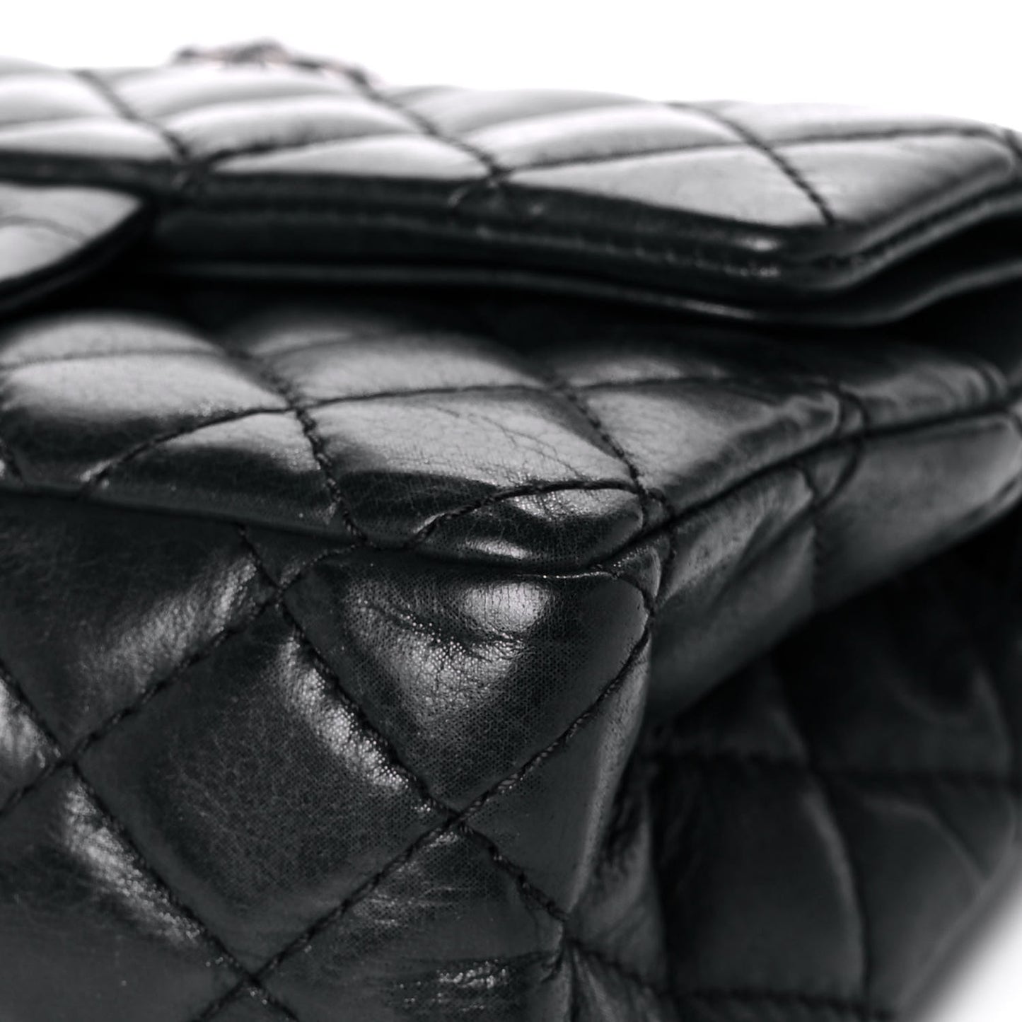 Iridescent Calfskin Quilted 2.55 Reissue 224 Flap Black