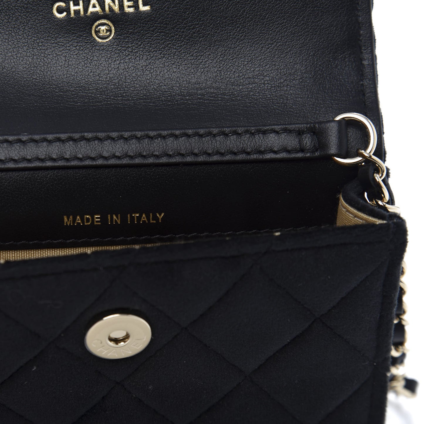 Velvet Quilted Pearl Crush Clutch With Chain Black