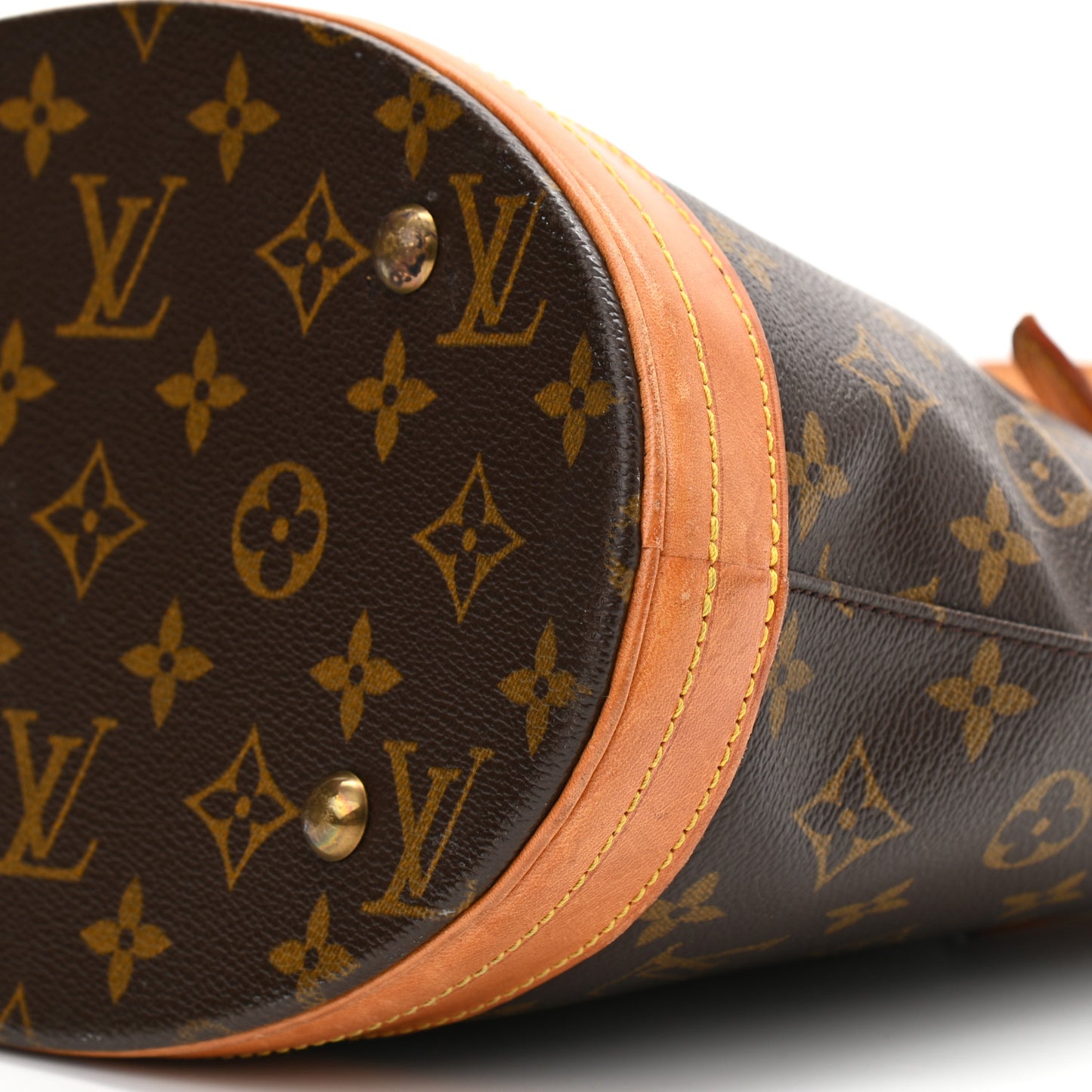 Monogram Petit Bucket 23