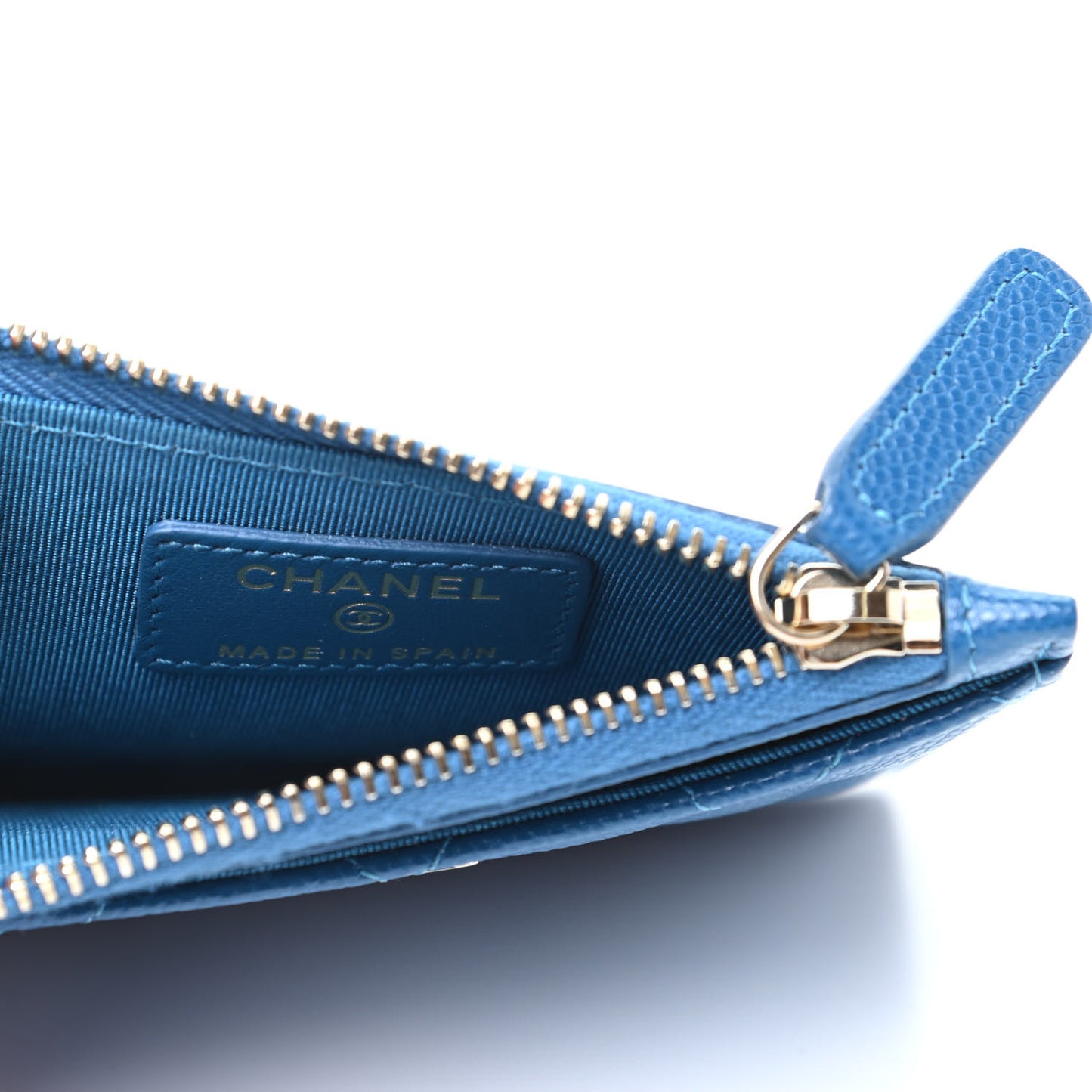 Caviar Quilted CC Zip Card Holder Blue