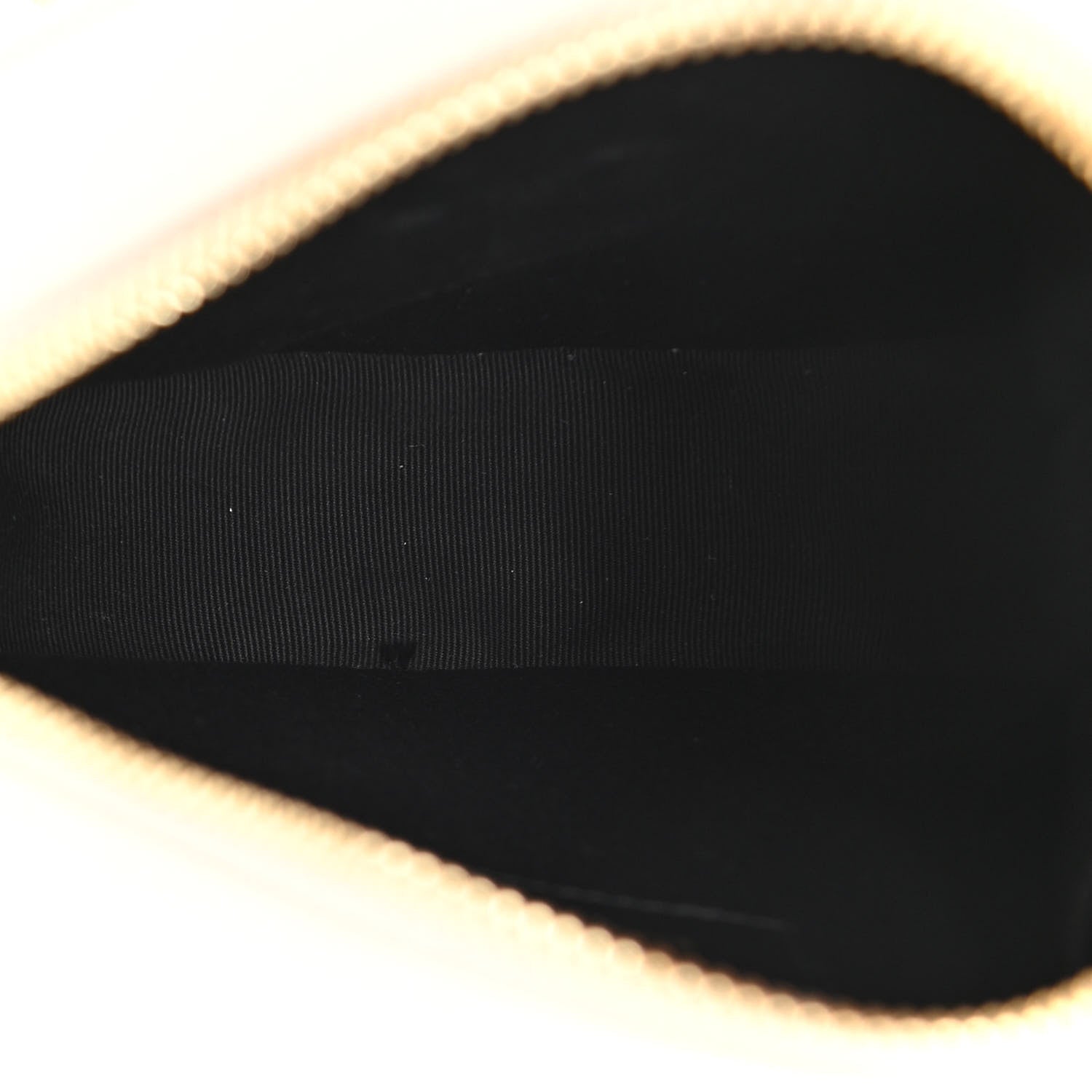 Saint Laurent Grain De Poudre Matelasse Chevron Quilted Round Vinyle Camera Bag Crema Soft 5 of 10
