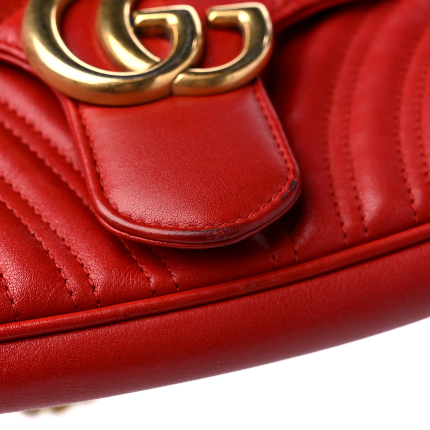 Calfskin Matelasse Small GG Marmont Shoulder Bag Hibiscus Red