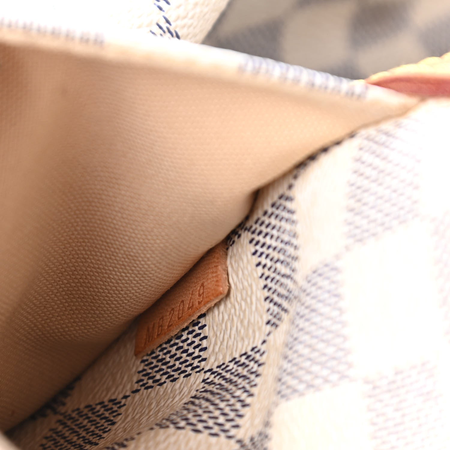 Louis Vuitton Damier Azur Totally MM 9 of 10