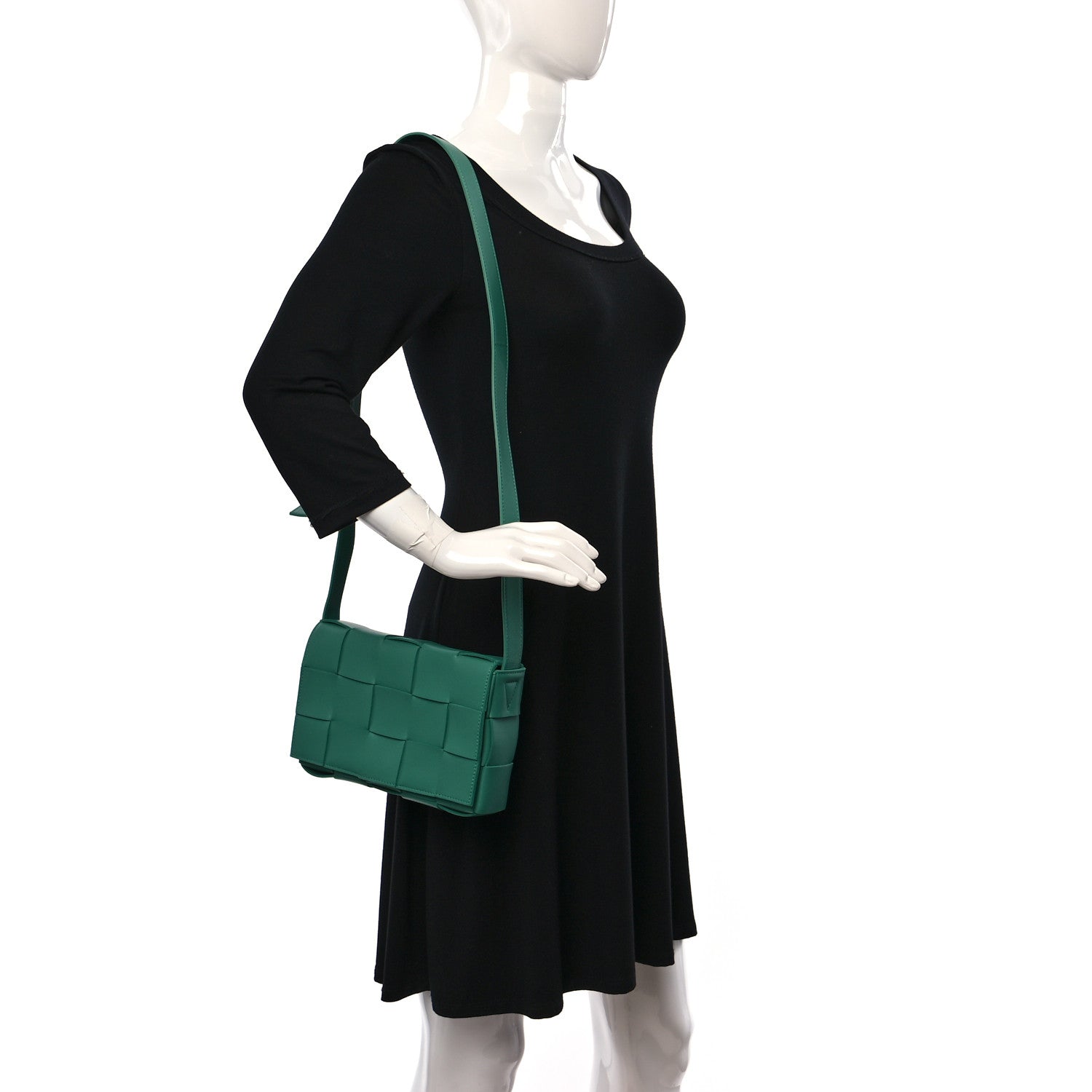 Bottega Veneta Lambskin Maxi Intrecciato Small Cassette Crossbody Bag Mermaid 2 of 8