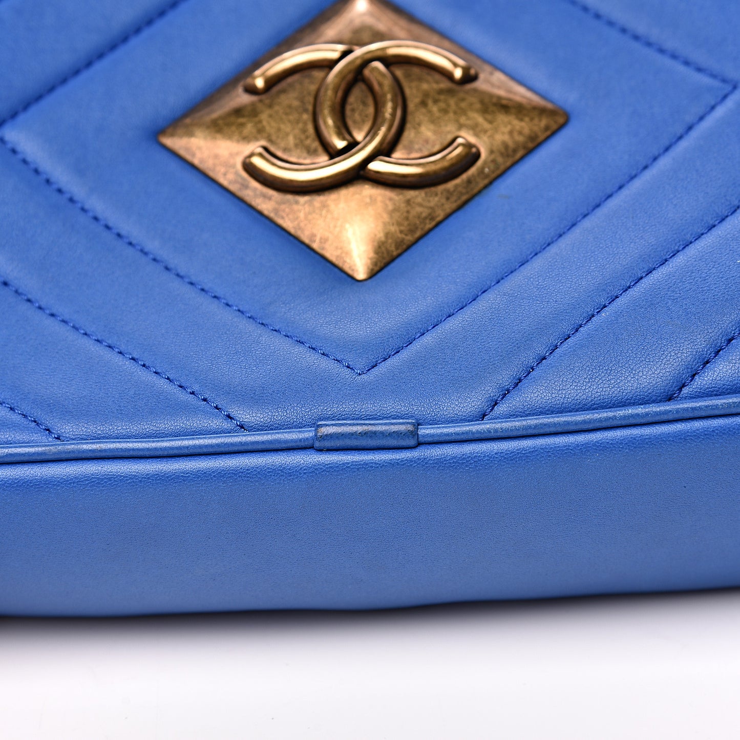 Lambskin Chevron Quilted Pyramid CC Camera Case Blue