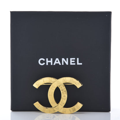 Chanel Metal Paris Button CC Large Brooch Gold 5 of 5