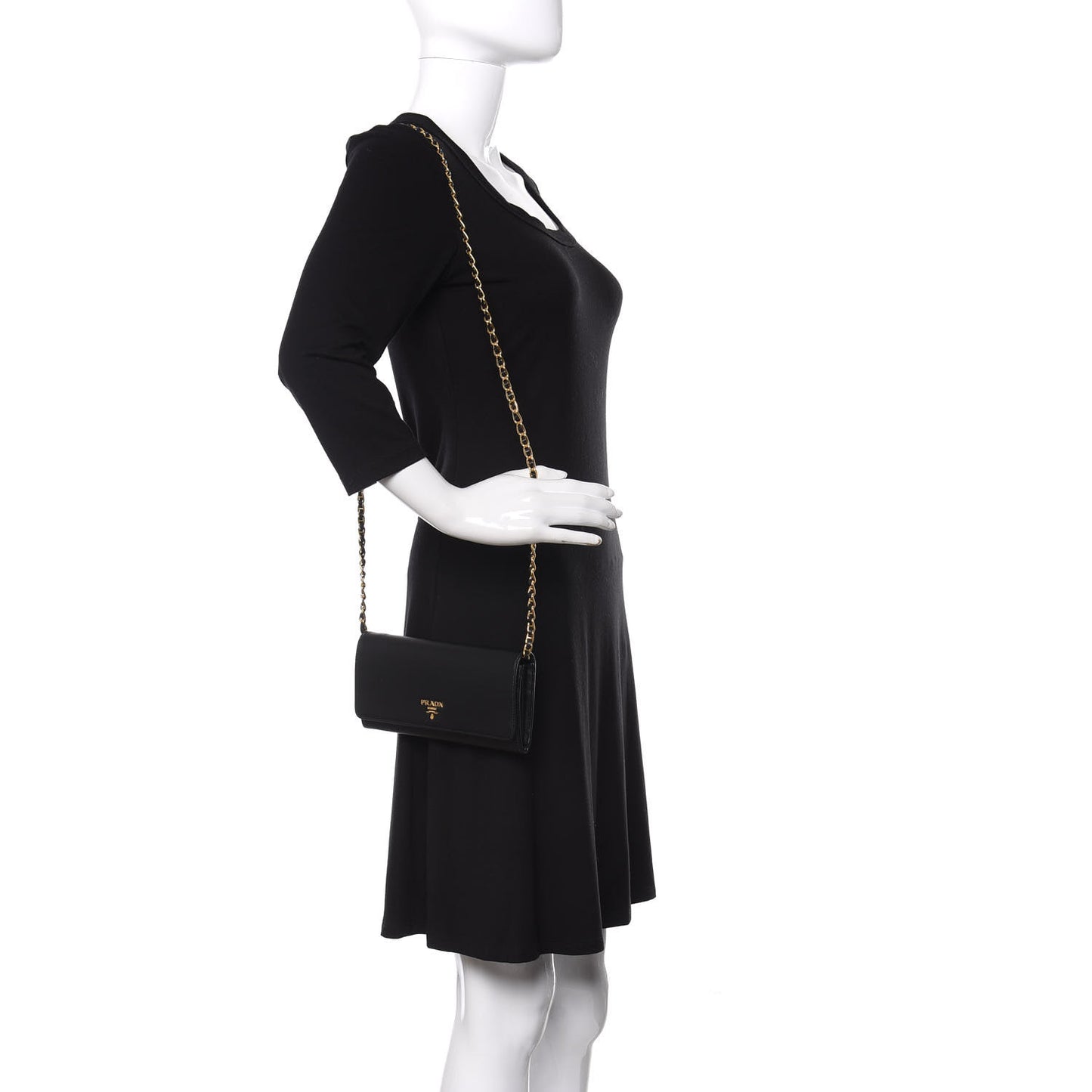 Saffiano Metal Oro Chain Wallet Black