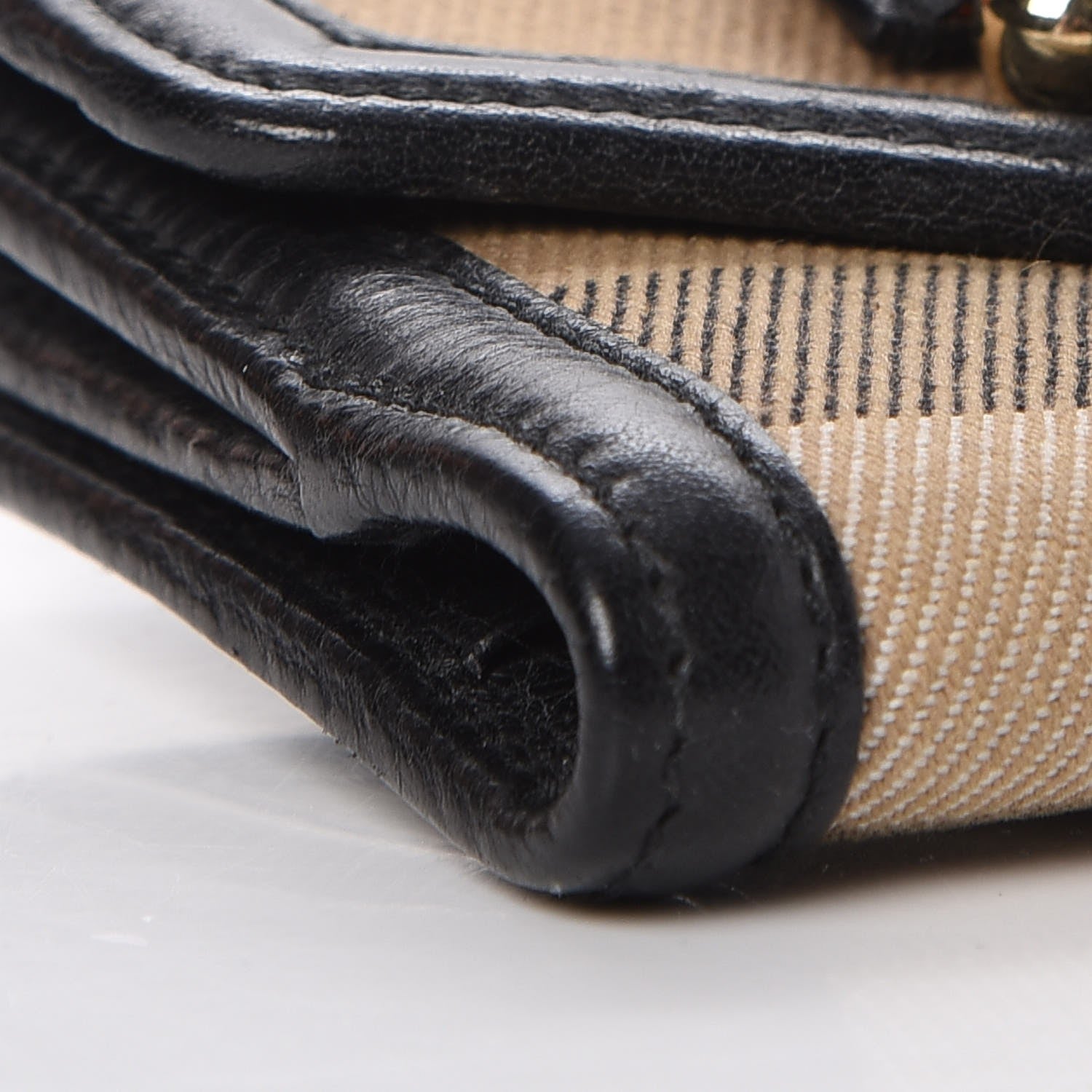Burberry House Check Wallet 12 of 13