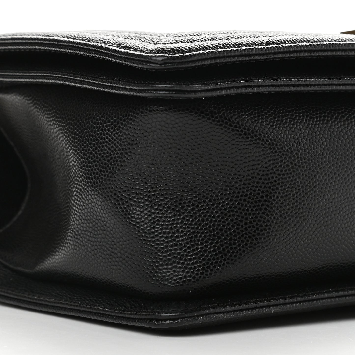 Caviar Quilted Medium Boy Flap Black