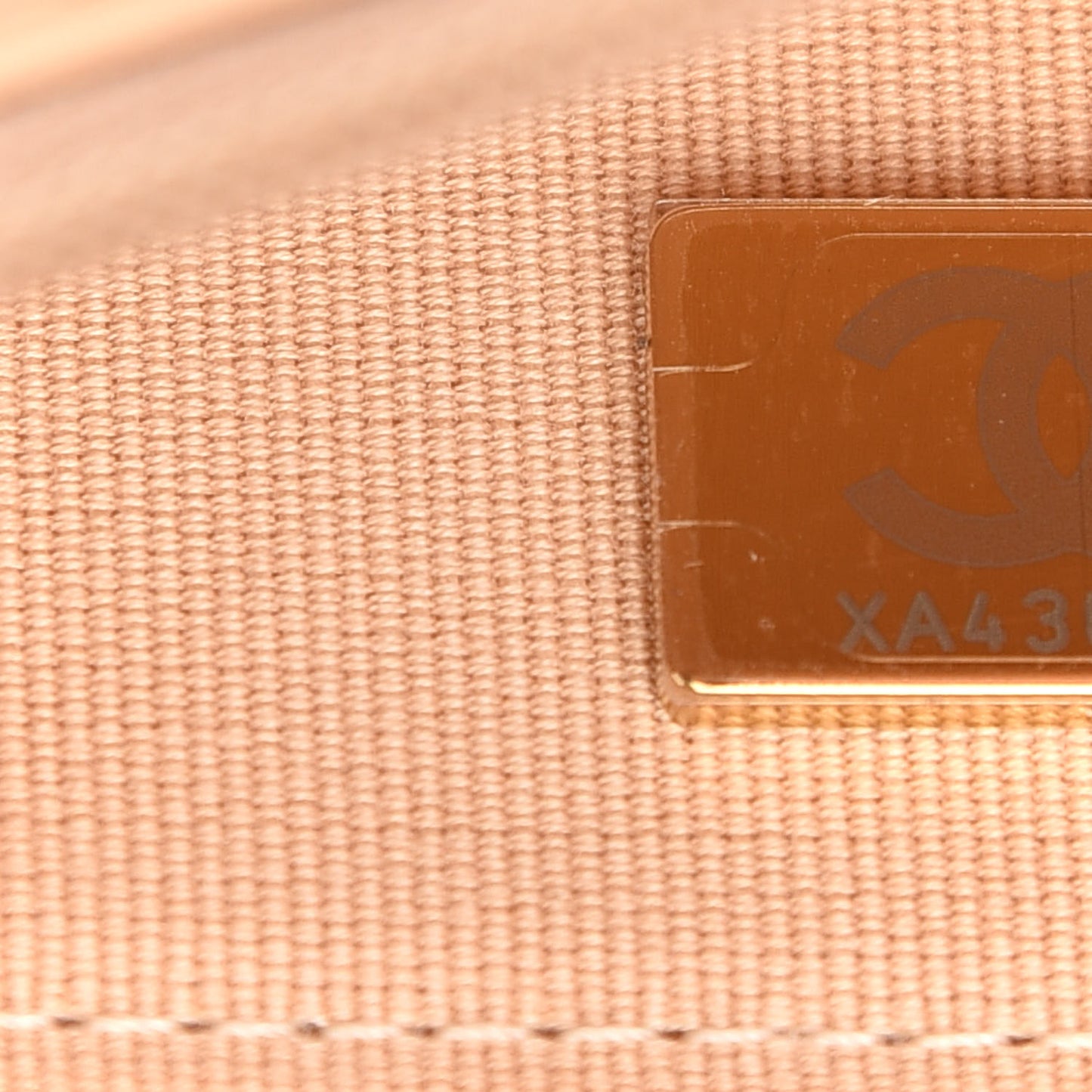 Caviar Quilted Wallet On Chain WOC Beige