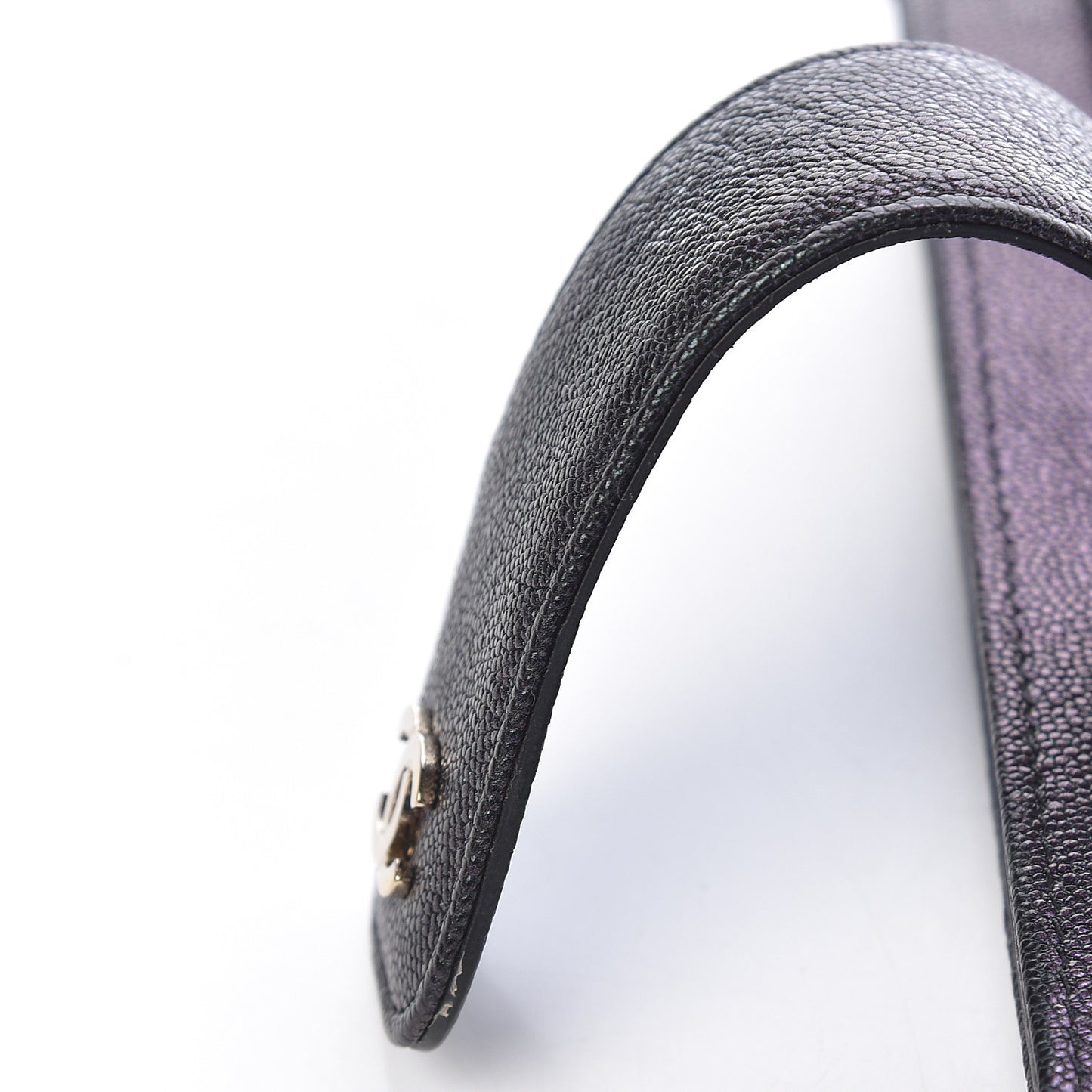 Iridescent Caviar Quilted Classic Strap Pouch Black
