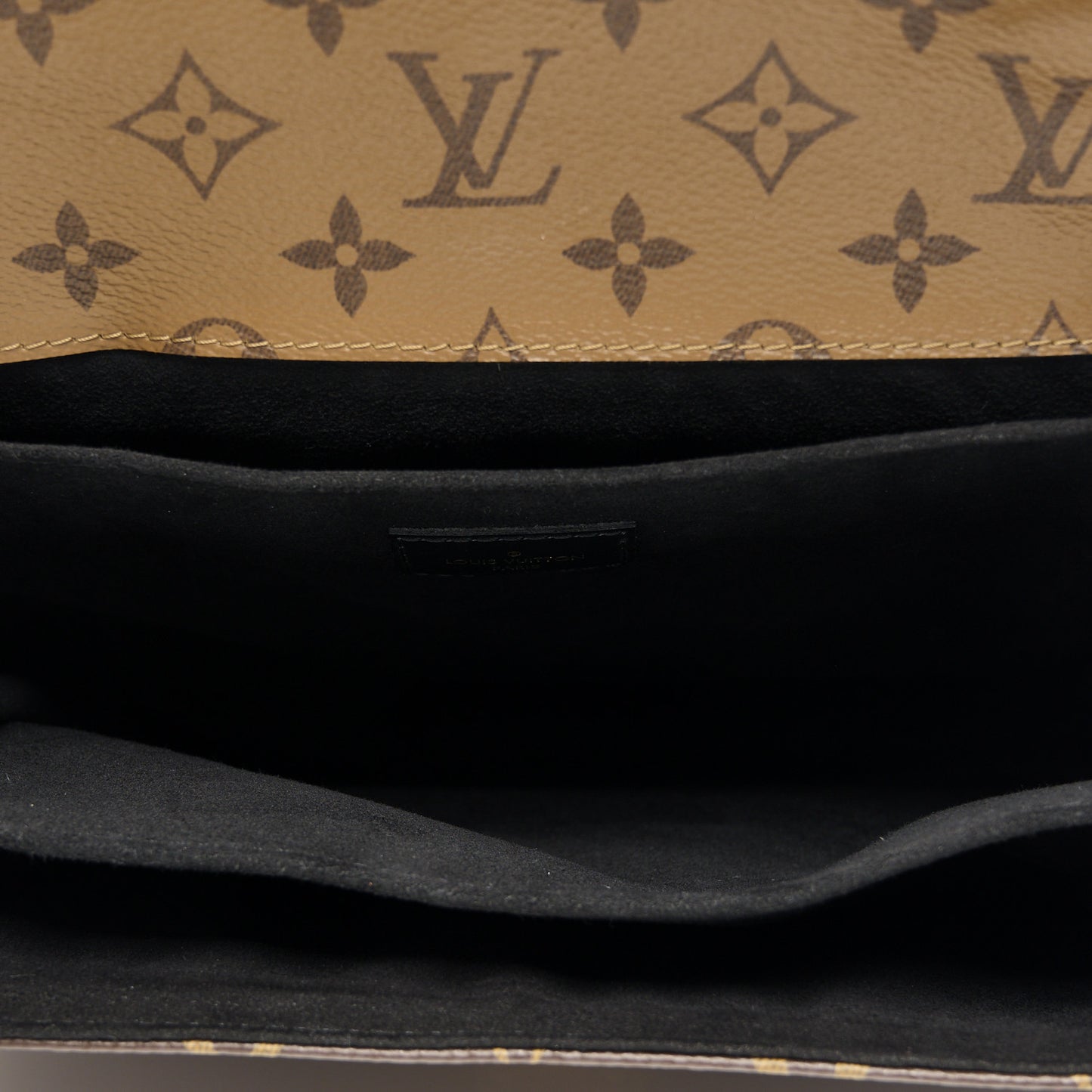 Reverse Monogram Pochette Metis