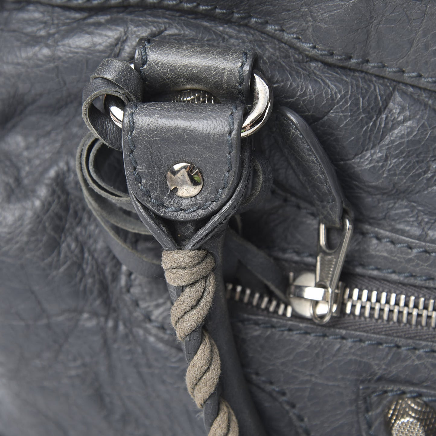Agneau Giant 12 Silver Hardware Gris Tarmac