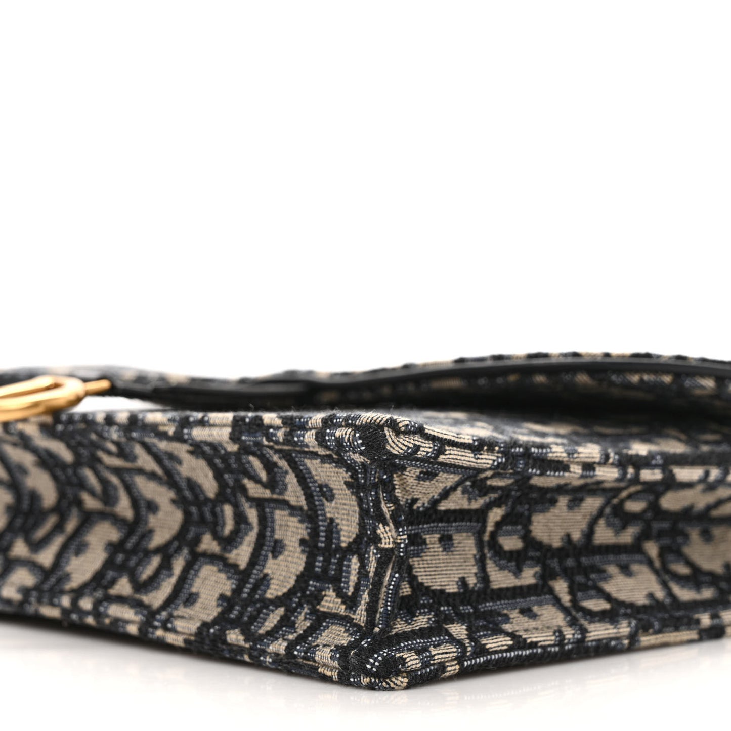 Oblique Saddle Chain Pouch Blue