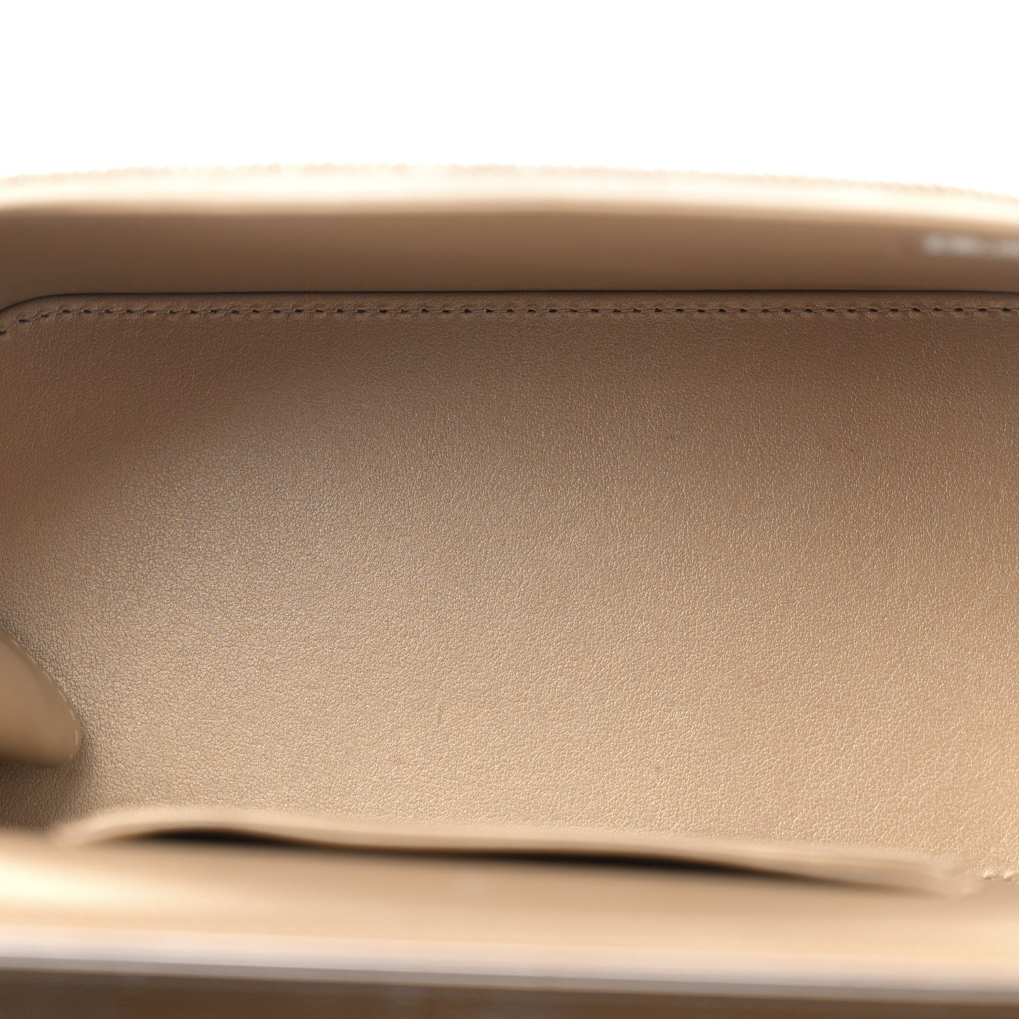 Lambskin Quilted Enamel CC Pearl Crush Small Vanity Case With Chain White