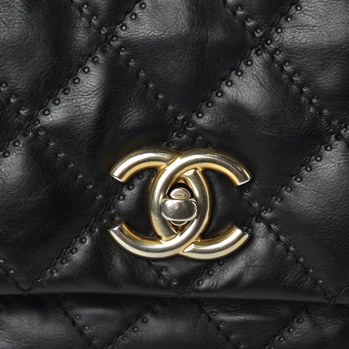 Calfskin Quilted Retro Chain Camera Case Black