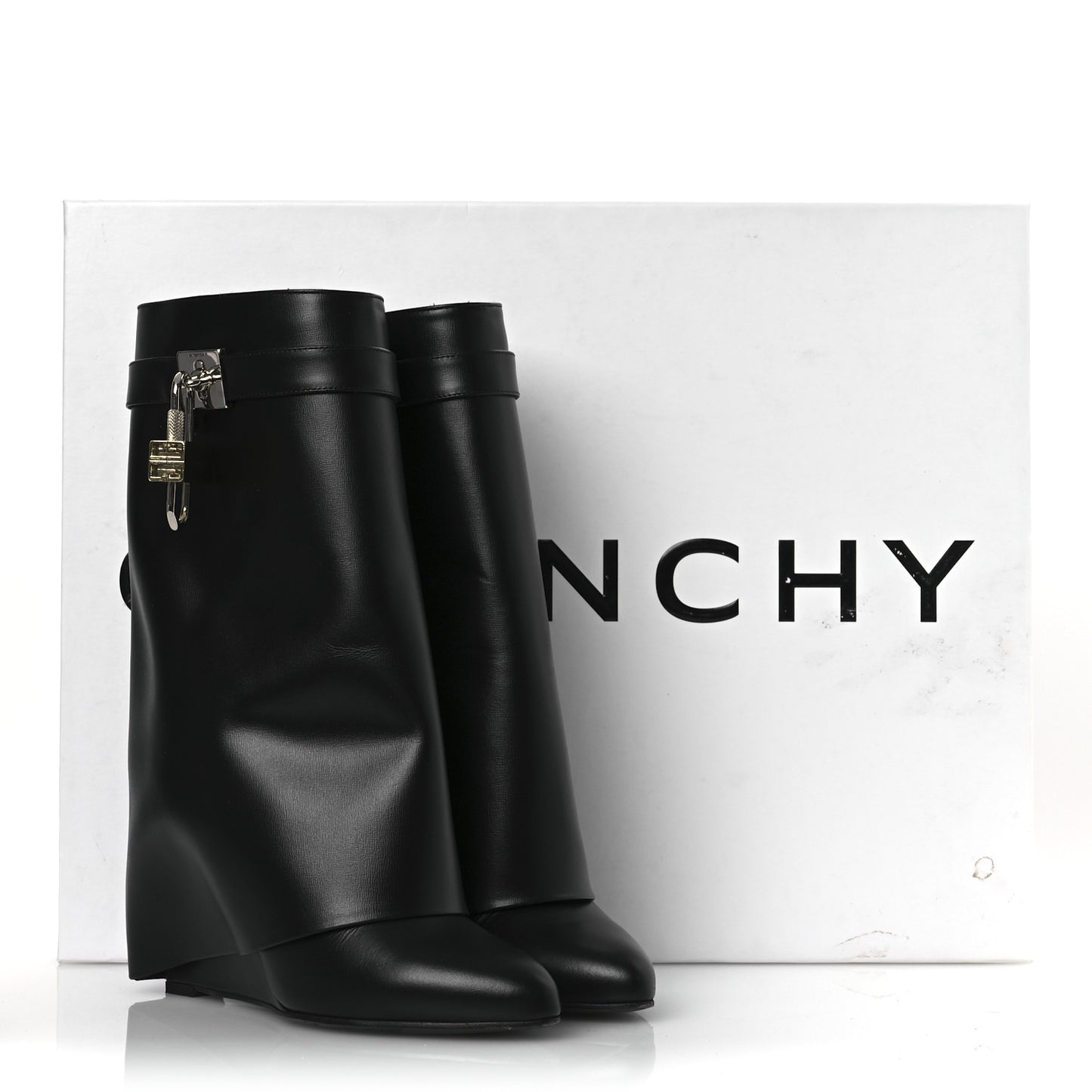 Calfskin Shark Lock Ankle Boots 39 Black