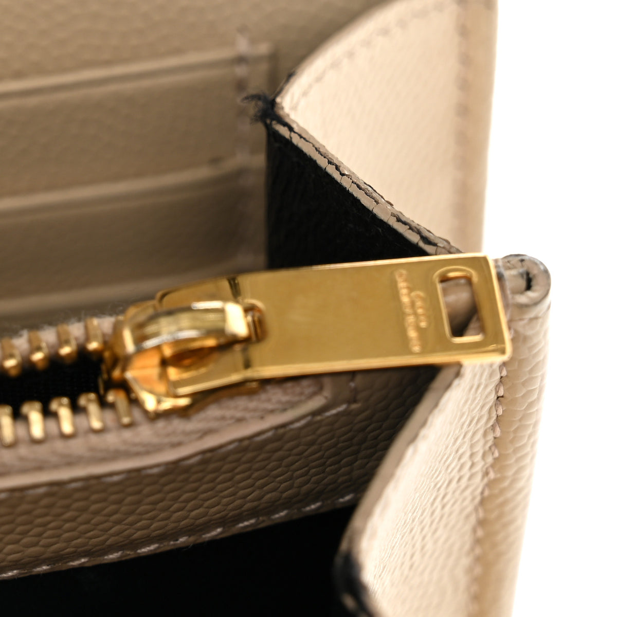 Saint Laurent Grain De Poudre Matelasse Chevron Monogram Chain Wallet Nude Powder 12 of 15