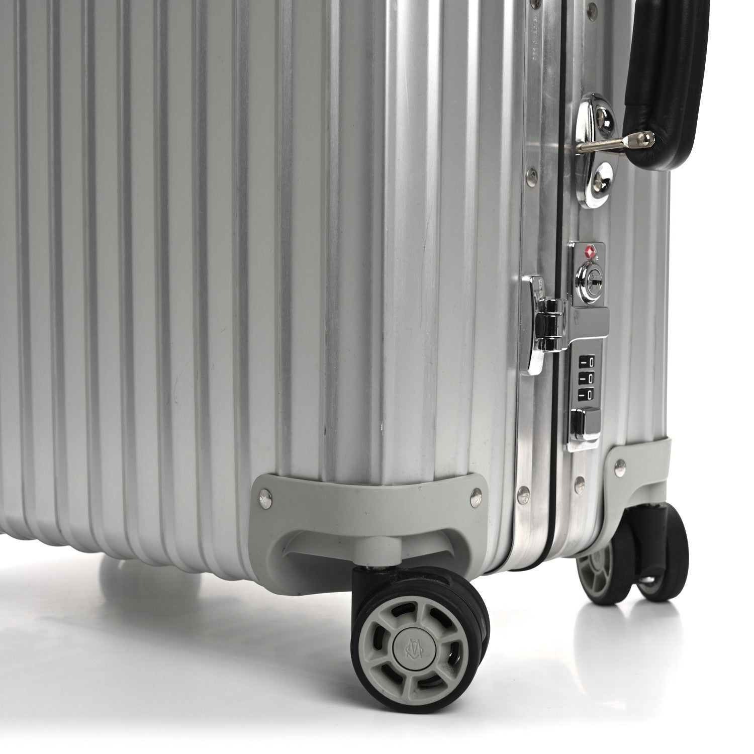 Rimowa Aluminum Classic Flight Cabin Silver 13 of 18