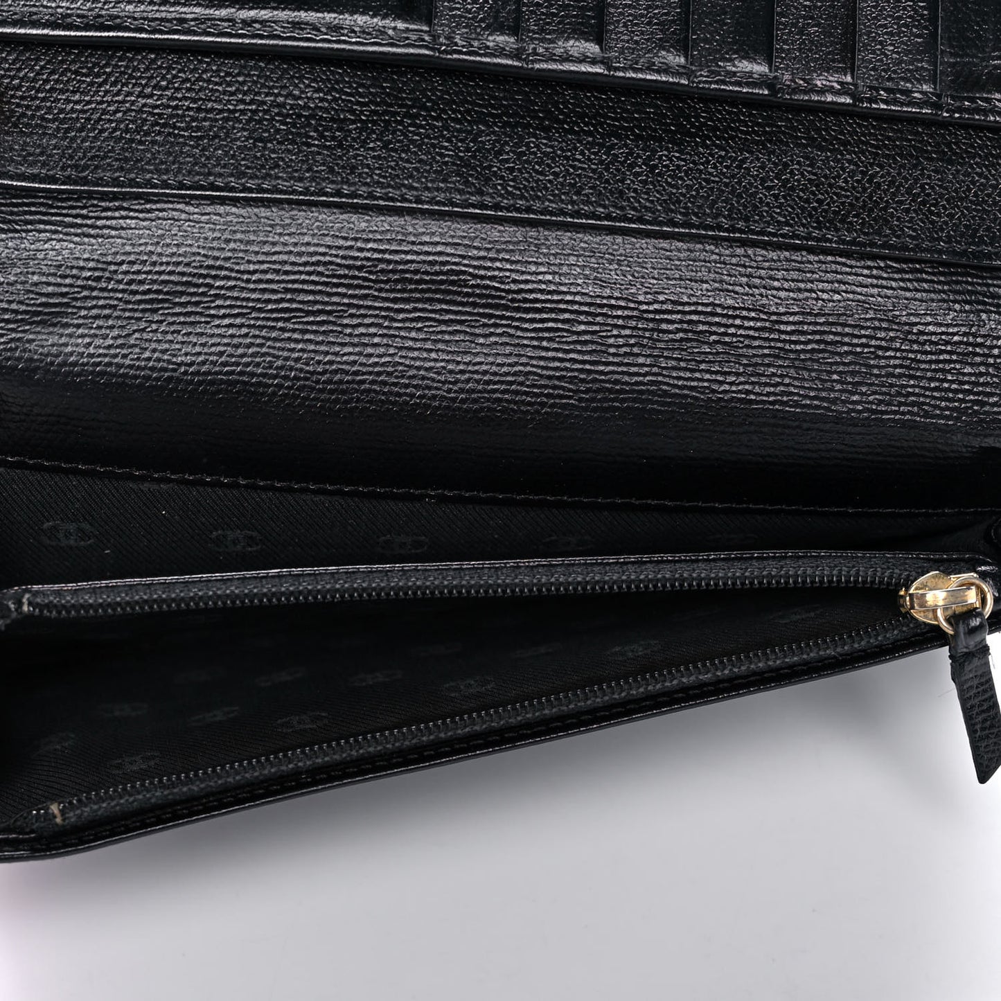 Grained Calfskin CC Button Yen Wallet Black