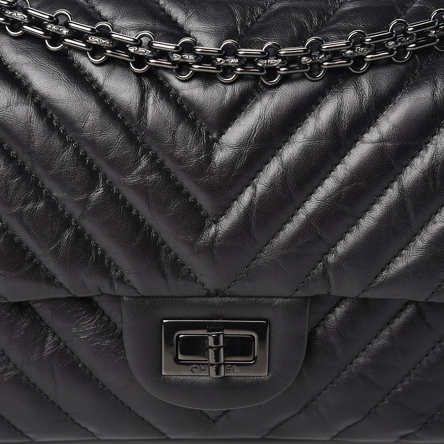 Aged Calfskin Chevron Quilted 2.55 Reissue 225 Flap So Black