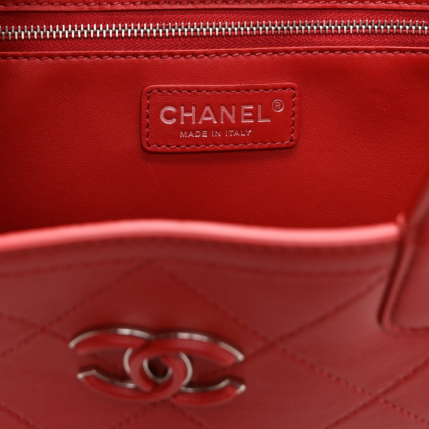 Bullskin Stitched Medium Shopping Bag  Red