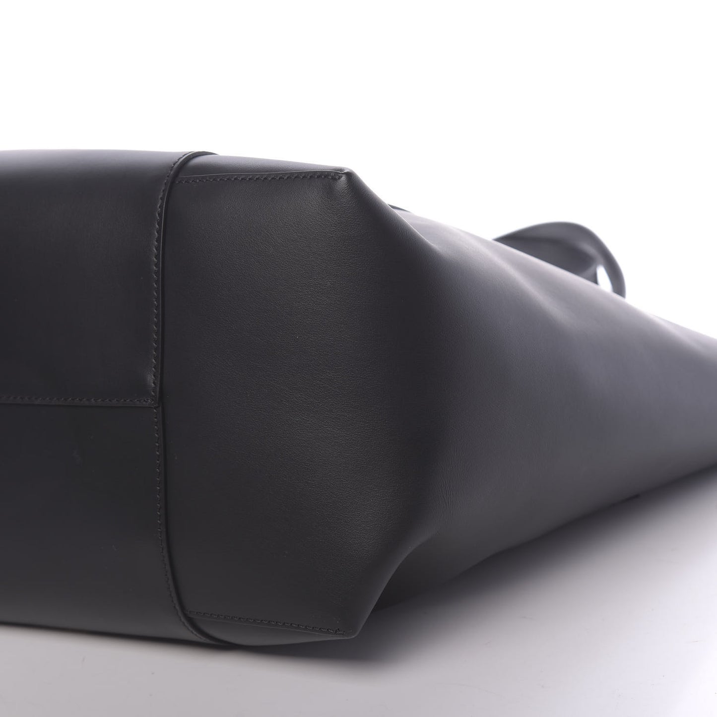 Vitello Virtus Tote Black