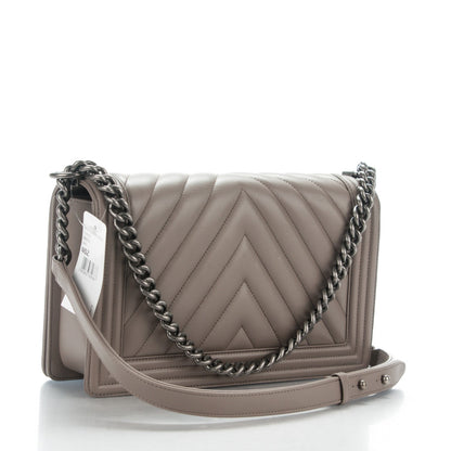 Chanel Calfskin Chevron New Medium Boy Flap Grey 3 of 7