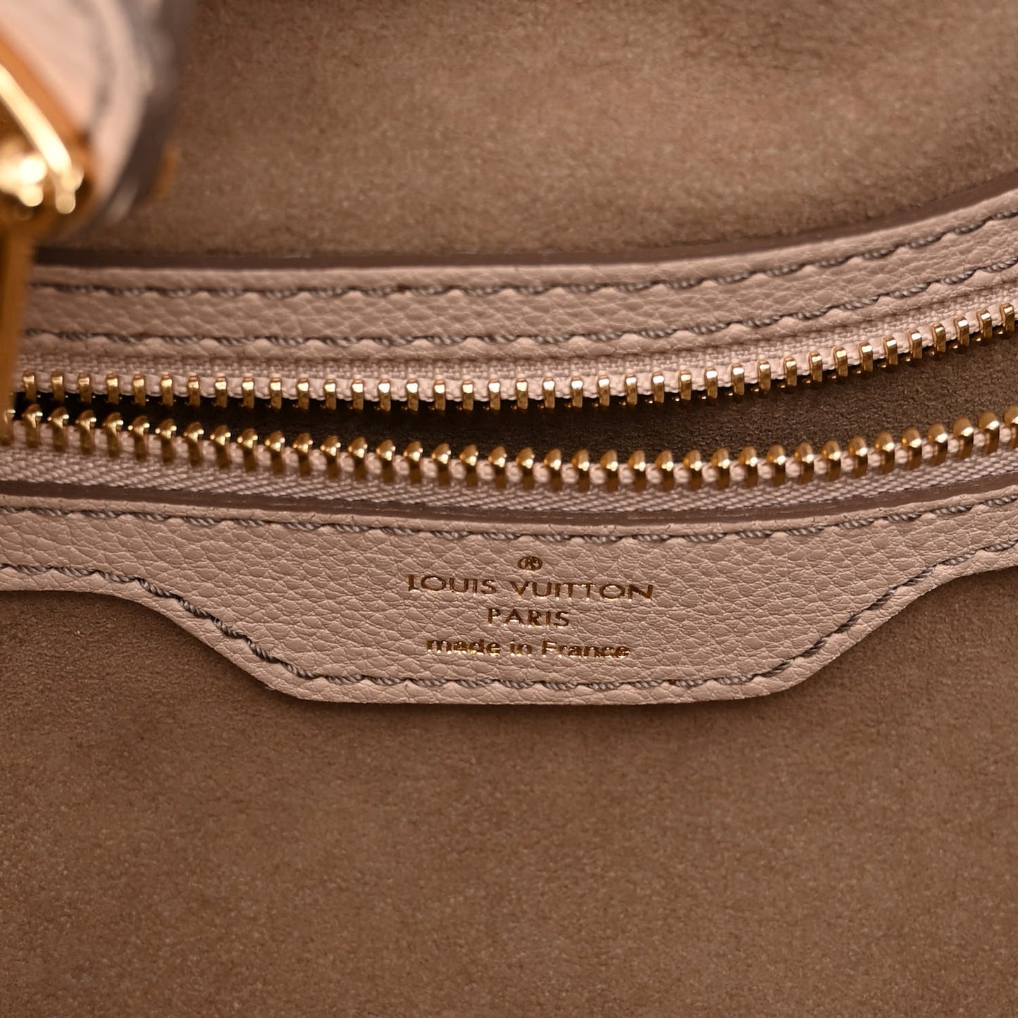 LOUIS VUITTON Mahina L Sable