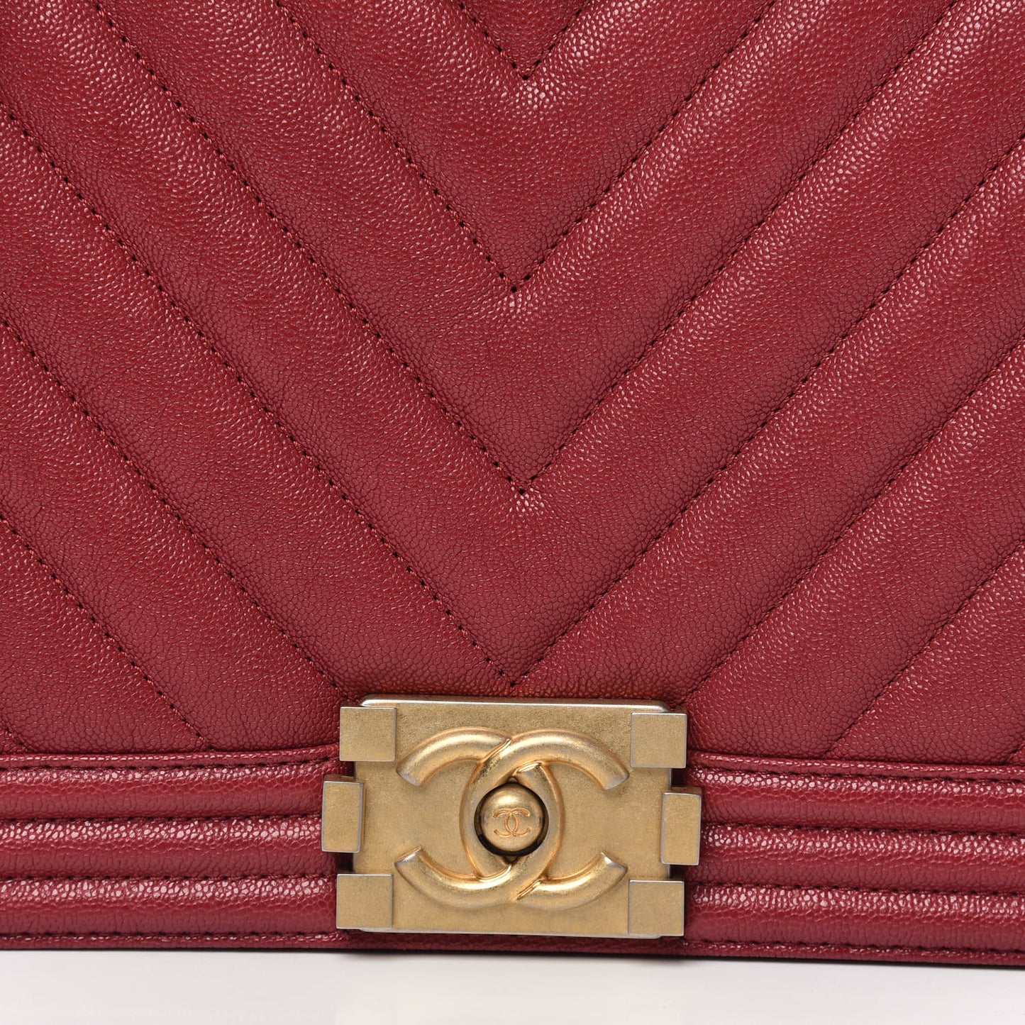 Caviar Chevron Quilted New Medium Boy Flap Red